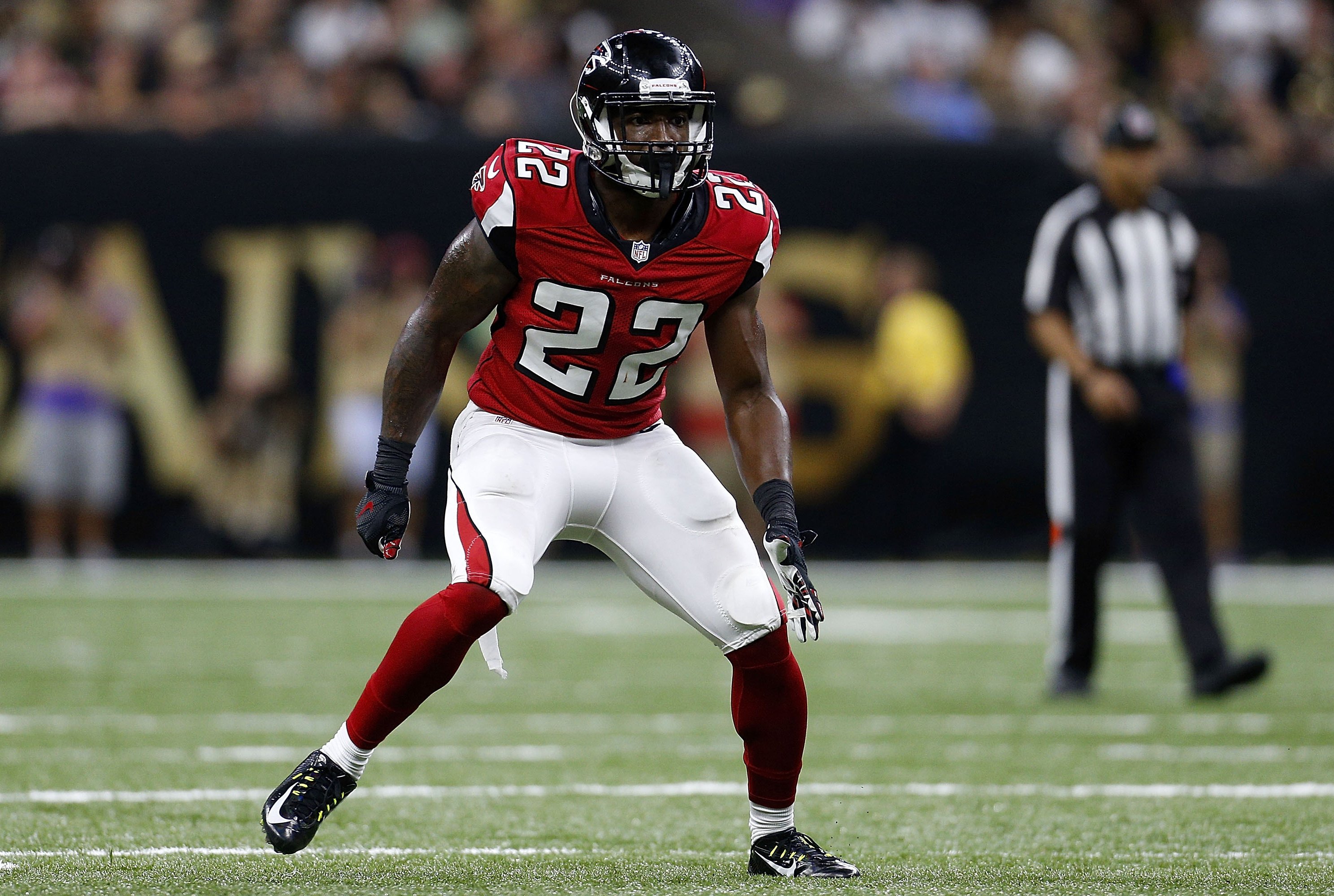 64 Atlanta Falcons Middle Linebacker Deion Jones 45 Stock Photos, High-Res  Pictures, and Images - Getty Images