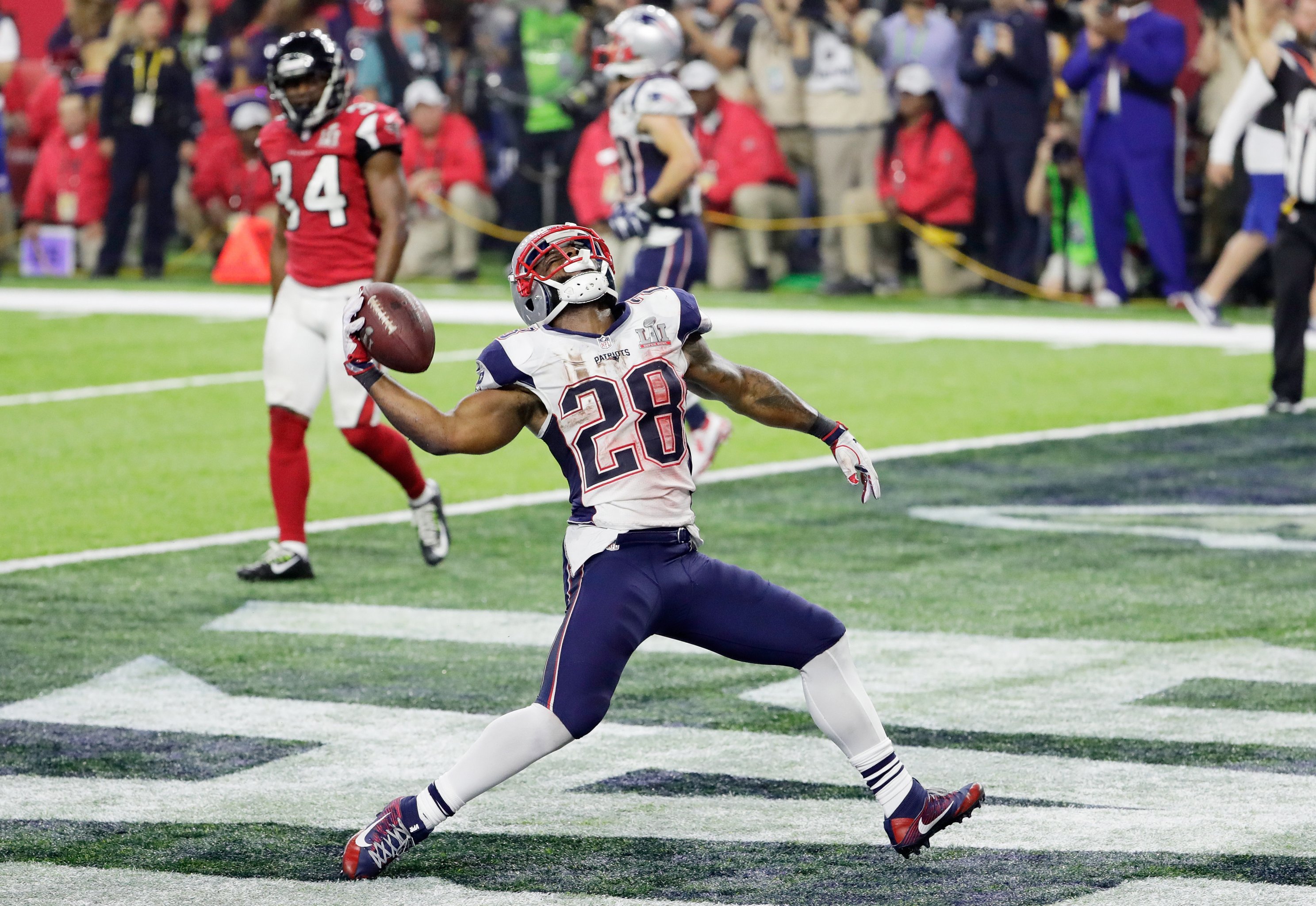 Julian Edelman's circus catch, other spectacular photos from Patriots win  over Giants