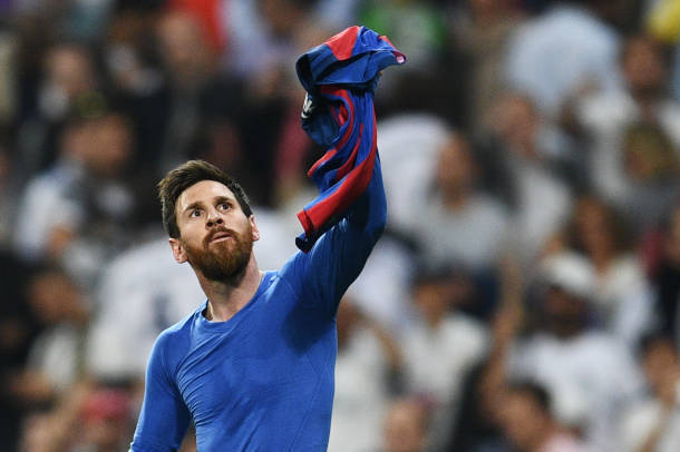 Football fans react to iconic photo of Lionel Messi and Cristiano