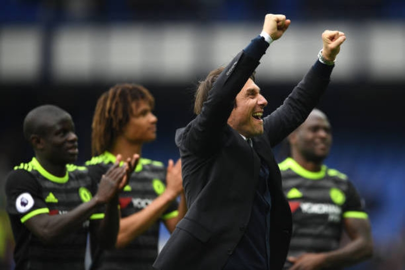 Inside Football: Chelsea Beat Manchester Clubs to 2 Signings