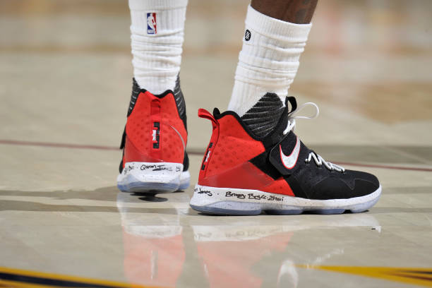 These are my Top 5 Sneakers to Wear to a @Philadelphia 76ers Playoff G