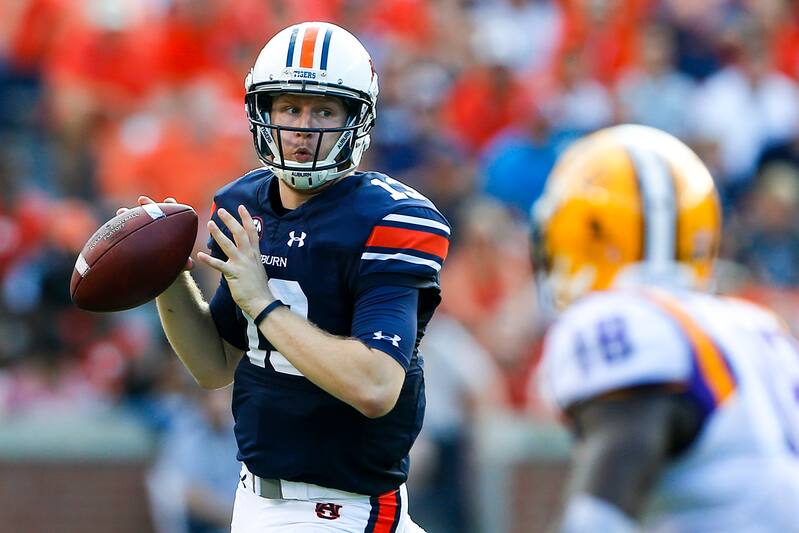 Transfer Watch College Football Qbs Who May Bolt If They Don T
