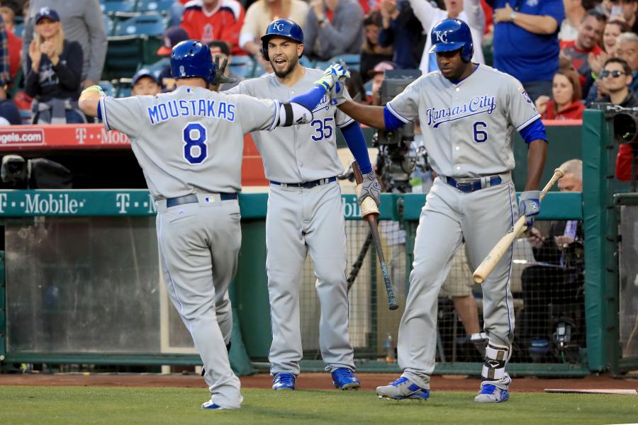 Could Lorenzo Cain win his first Gold Glove this year? - Royals Review