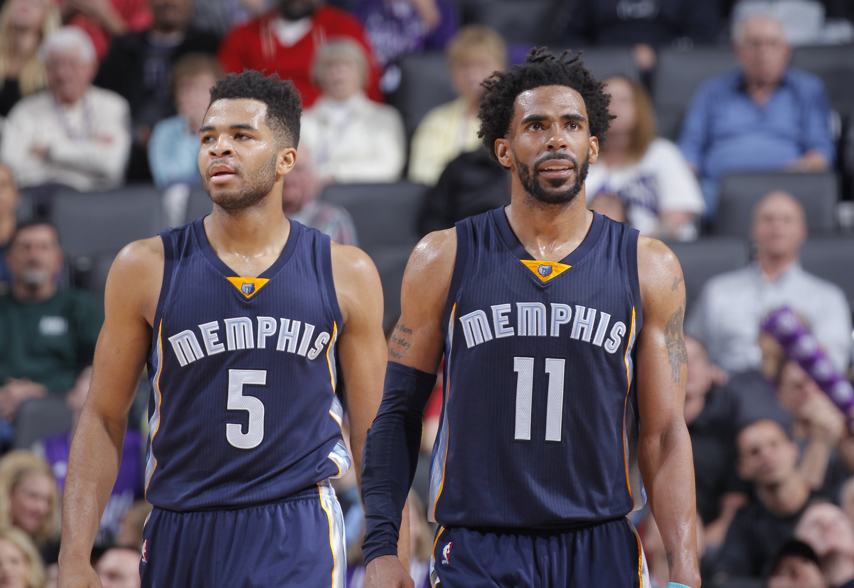 The Denver Nuggets just started the tallest lineup in NBA history, This is  the Loop