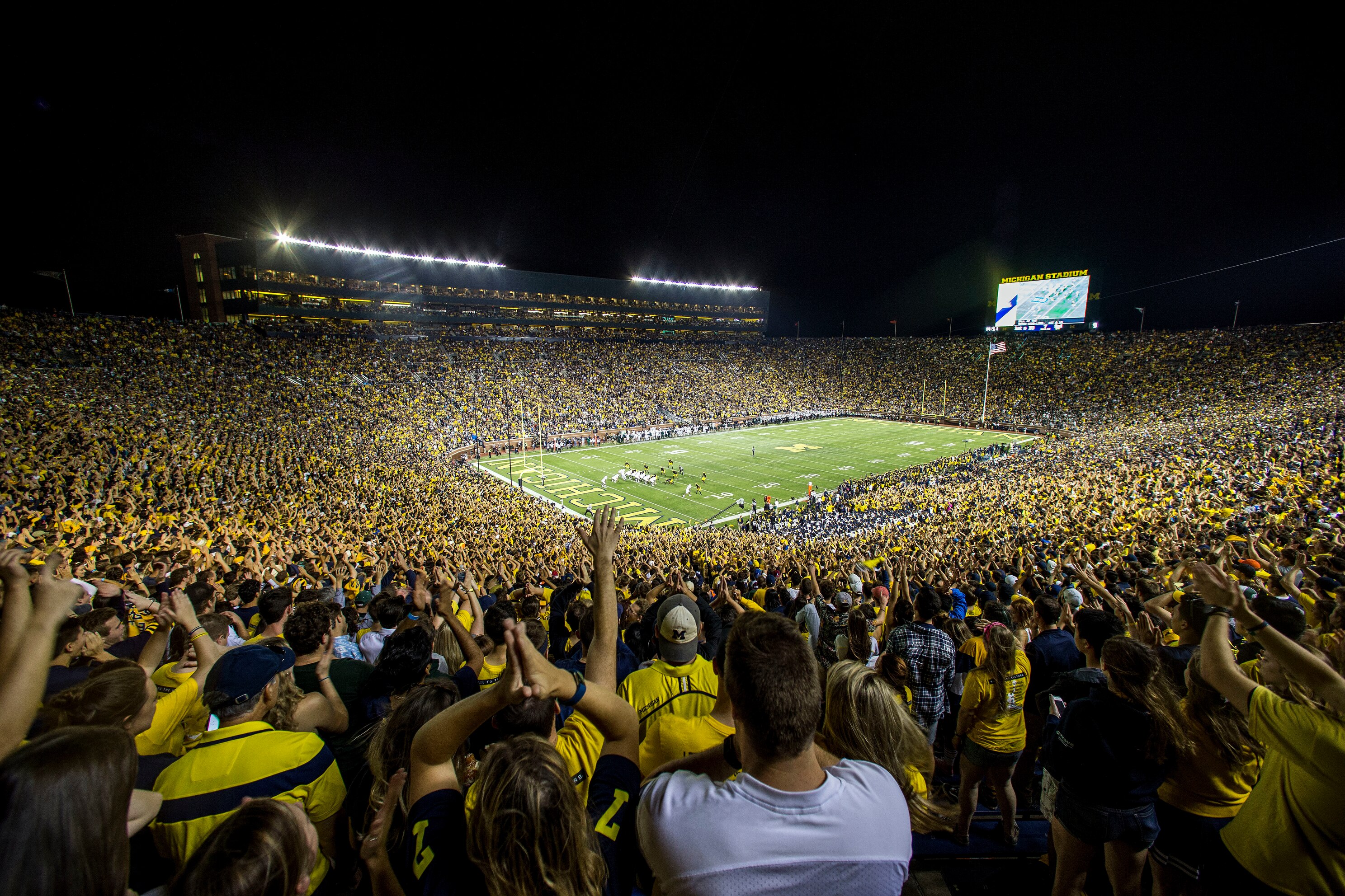 The 10 Largest College Football Stadiums In The Country