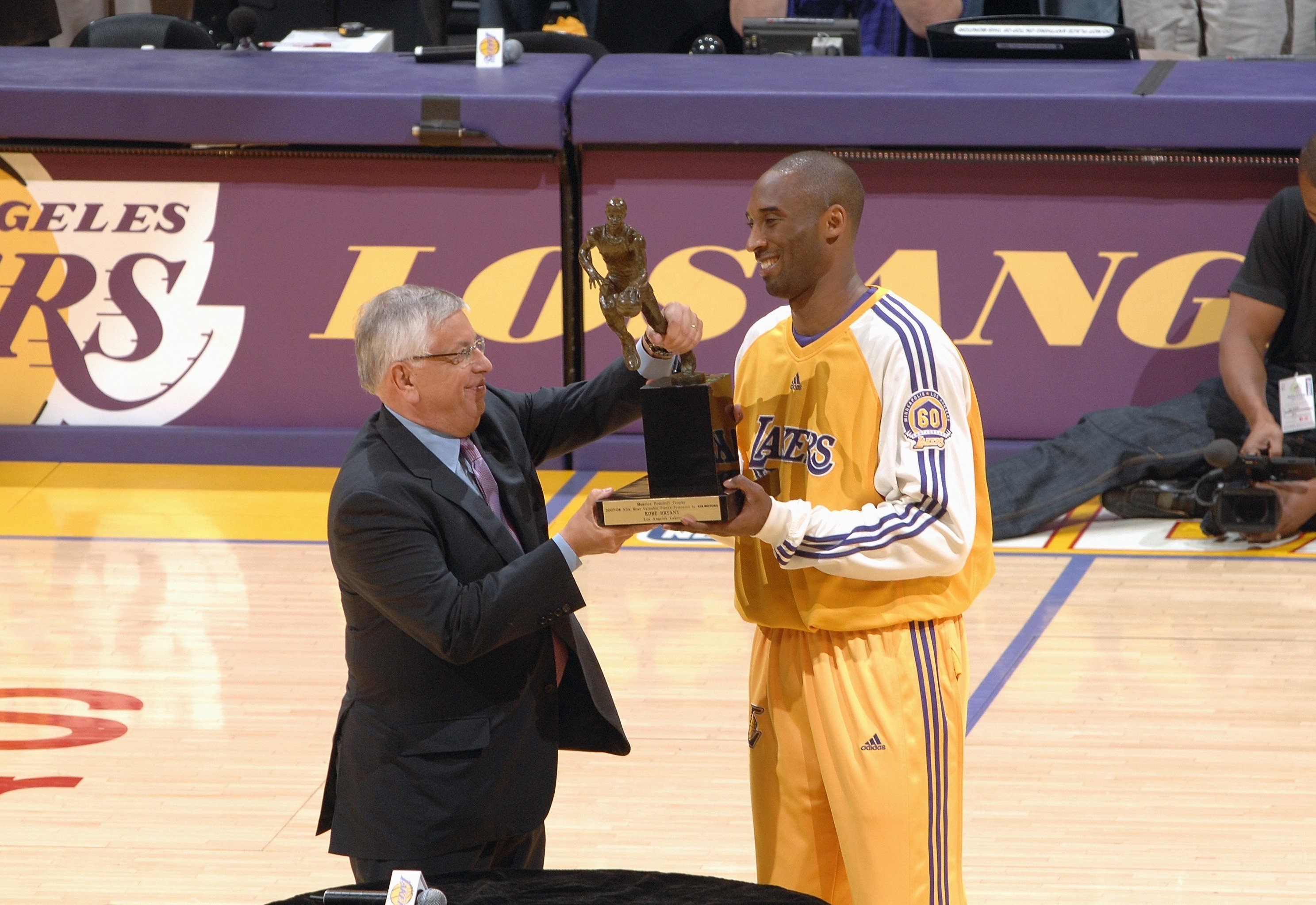 Kobe Bryant's Preference Is to Have No. 24 Jersey Retired Instead of No. 8, News, Scores, Highlights, Stats, and Rumors