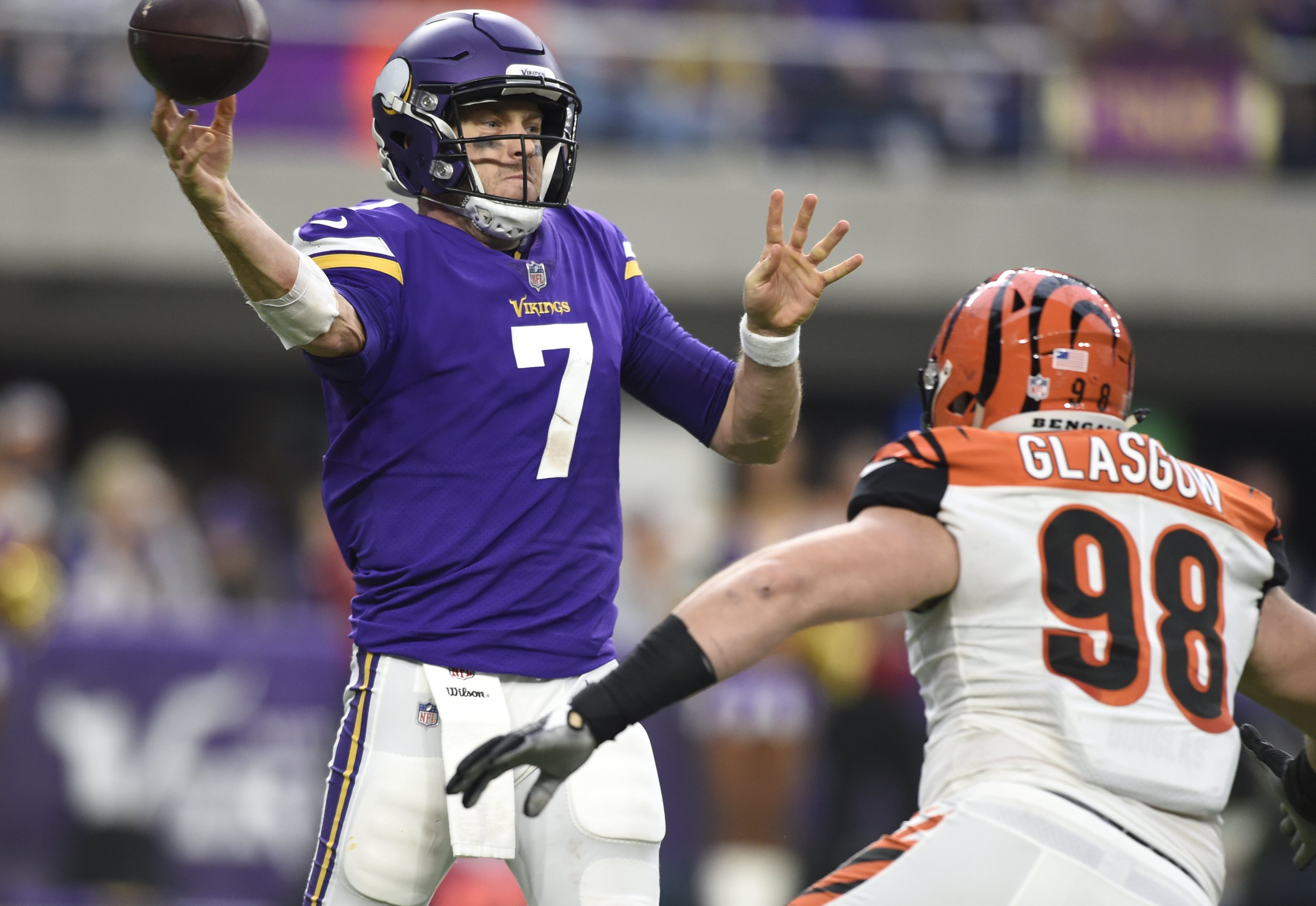 Cook's late touchdown gives Vikings 24-16 win over Dolphins - Seattle Sports