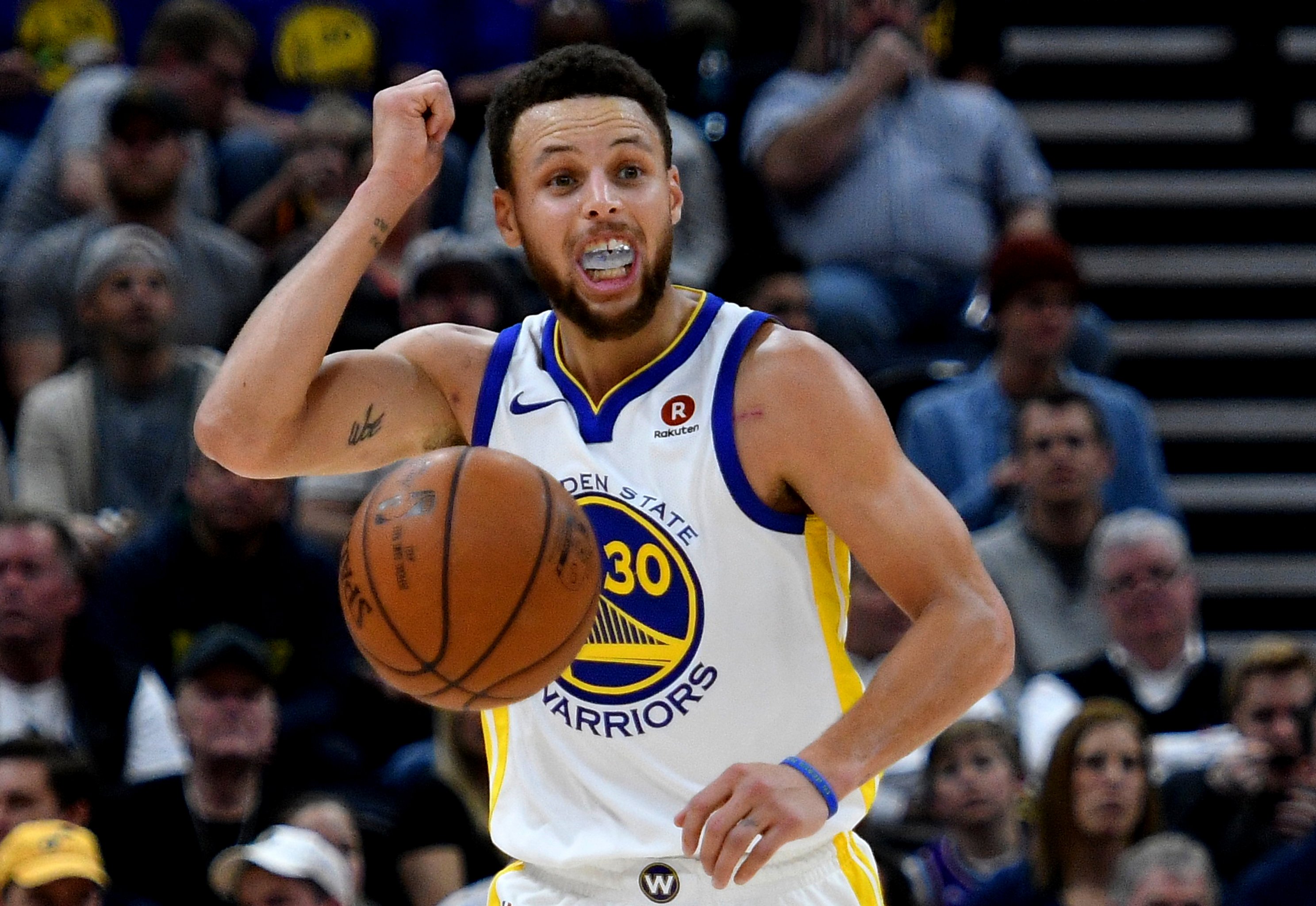 Warriors hero Steph Curry eclipses elite Bucks, does it all in OT victory
