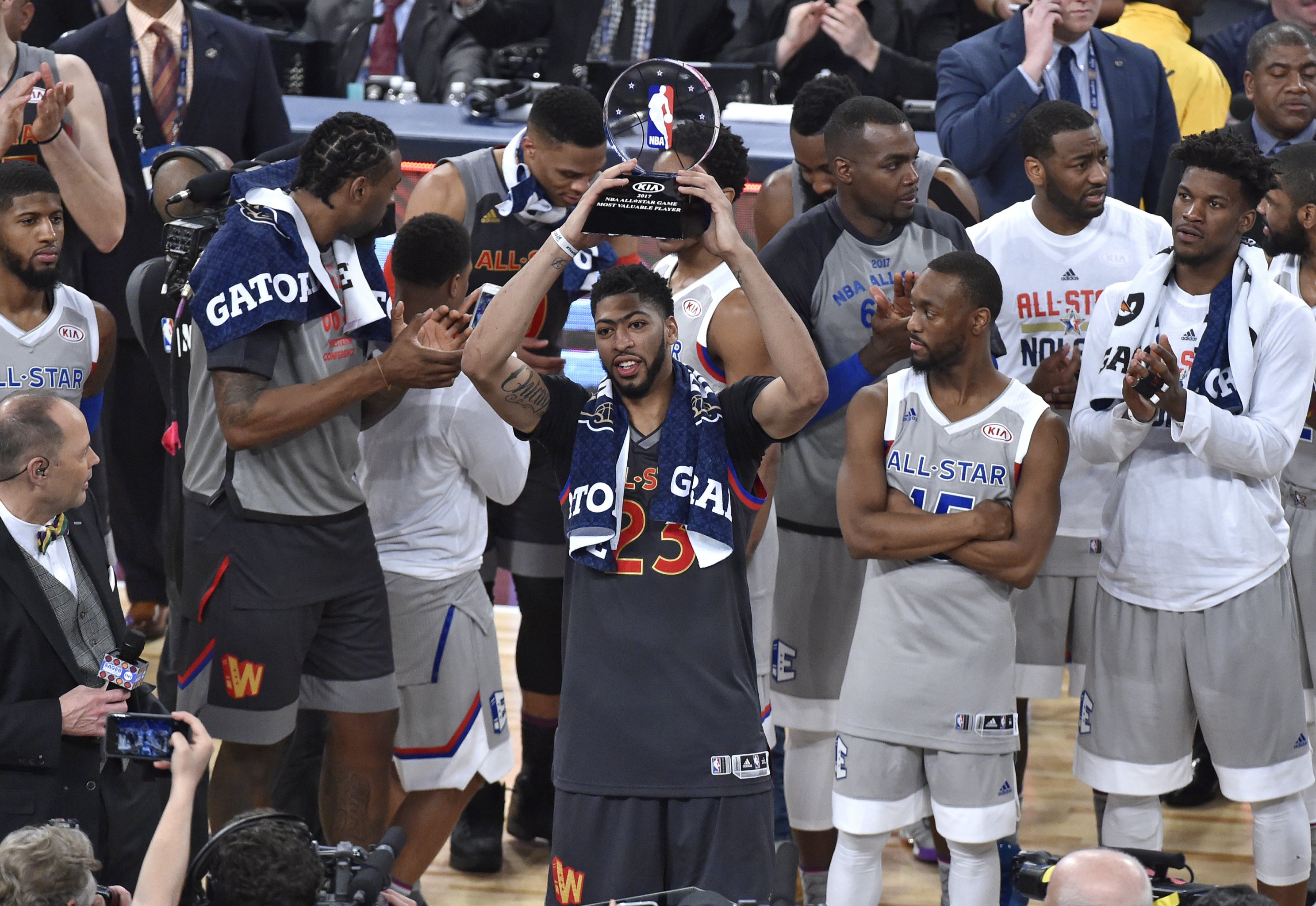 Anthony Davis scores 52, West beats East 192-182 in NBA All-Star Game