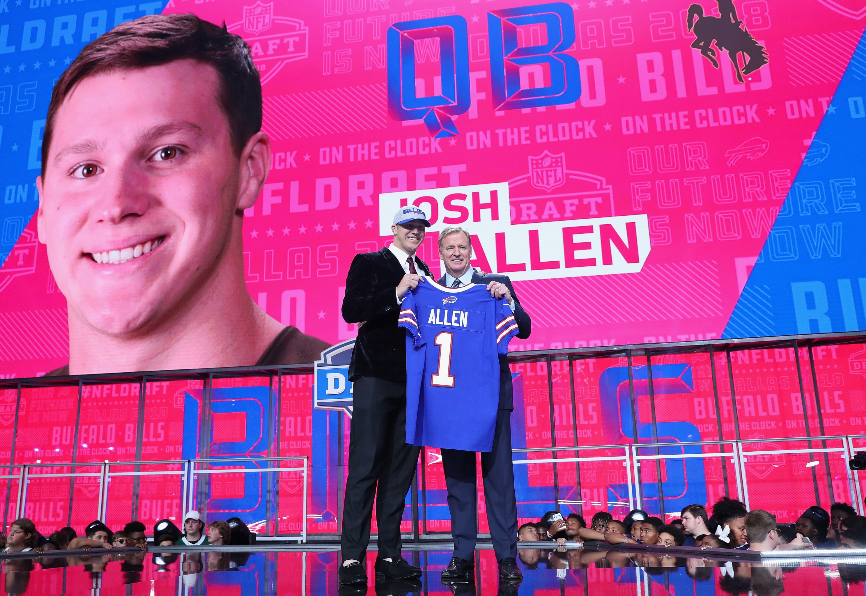 The Browns can trade up to draft a first-round quarterback: Doug Lesmerises  Browns Mock Draft 1 