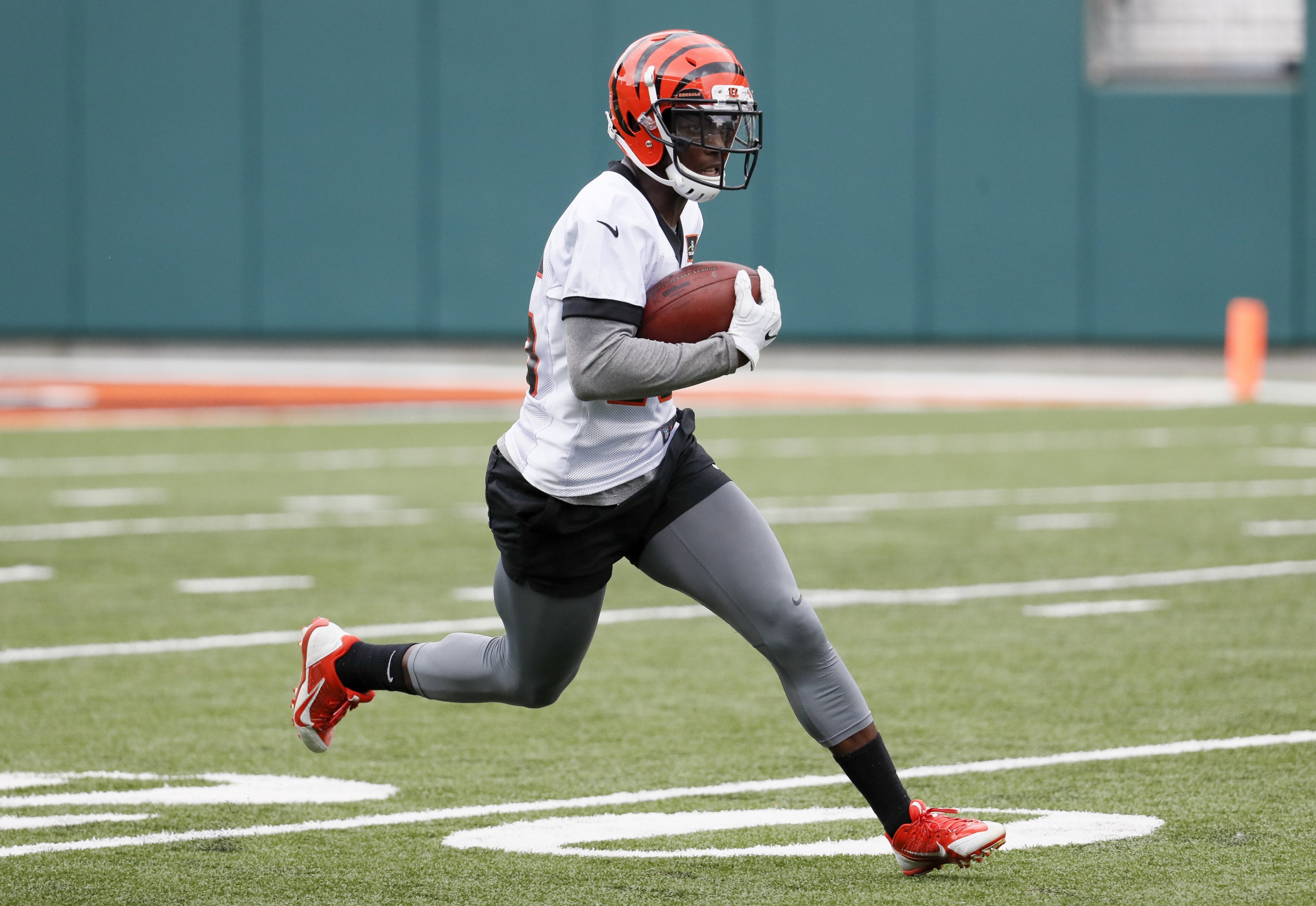 Bears sign WR Breshad Perriman, CB Artie Burns - Chicago Sun-Times