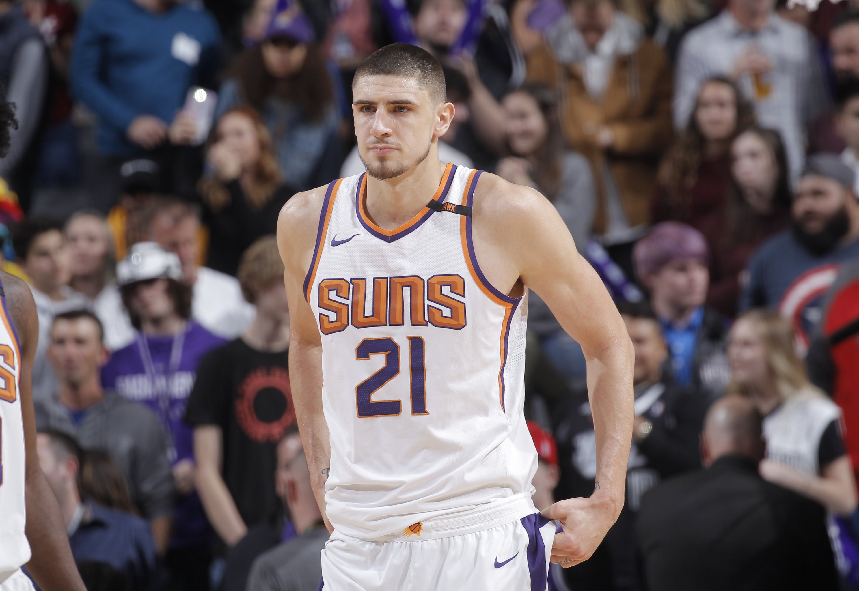 Fantasy Basketball bust candidates 2023: LeBron James, Nikola Vucevic among  players to fade in drafts