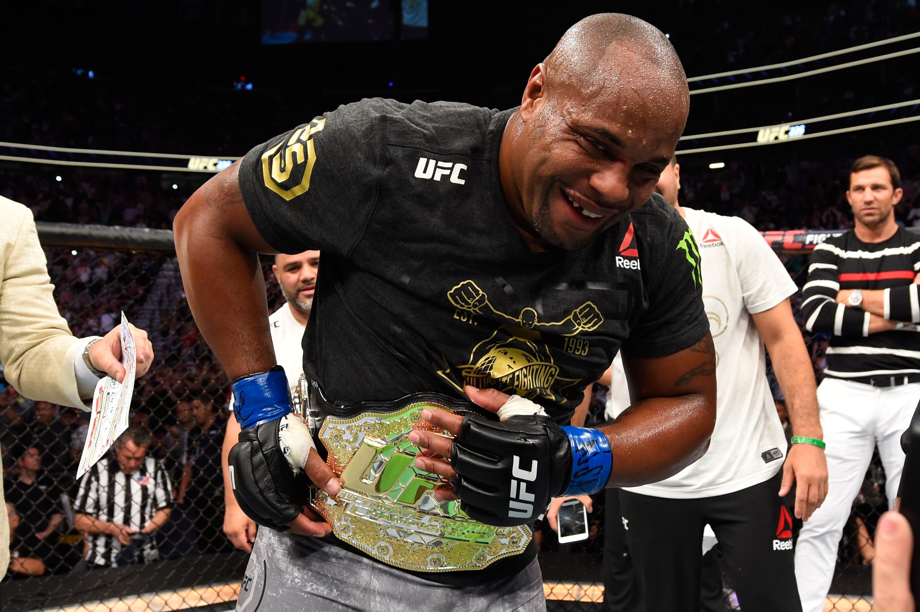 Daniel Cormier Vs Brock Lesnar Head To Toe Breakdown Bleacher Report Latest News Videos And Highlights