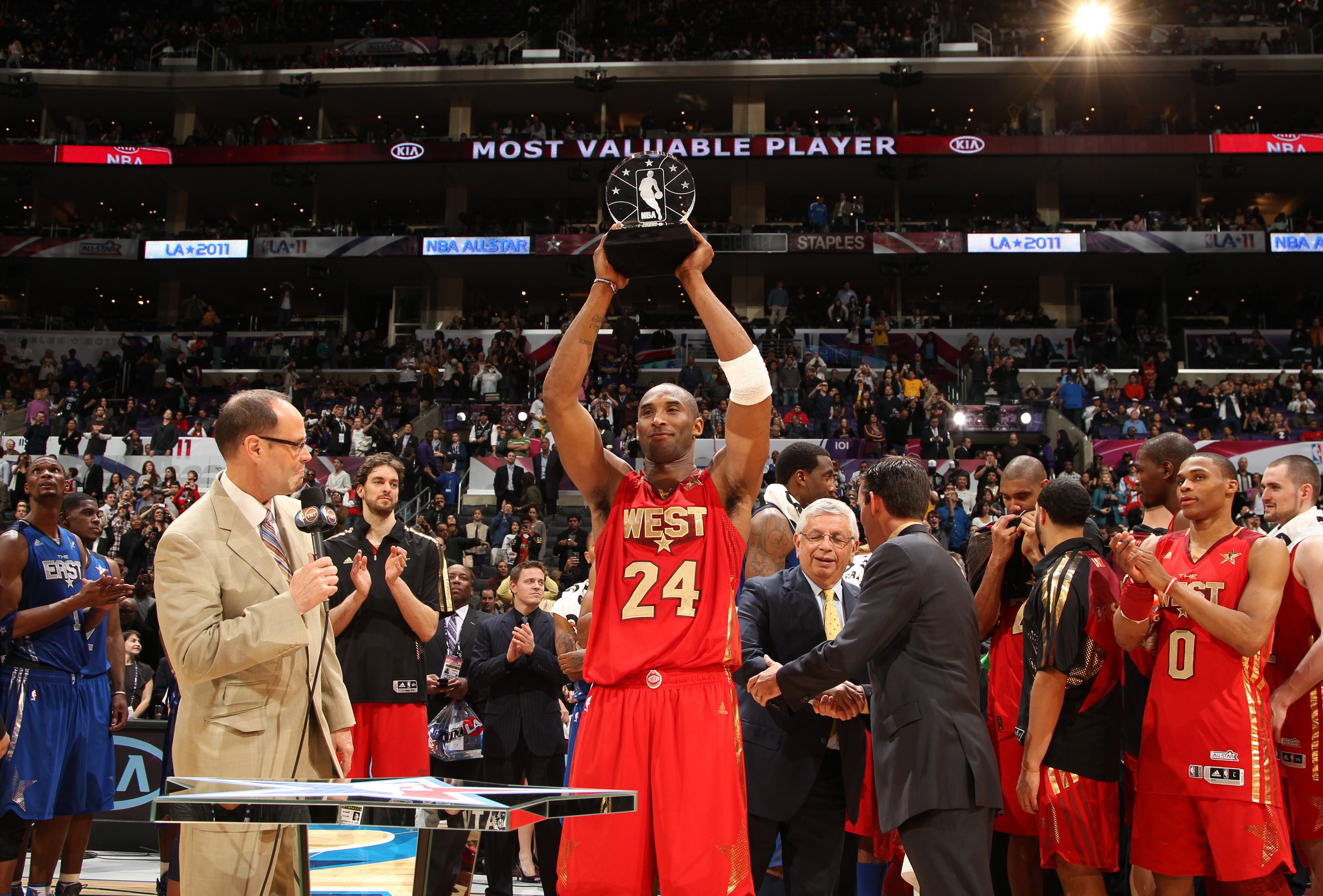 1,974 All Star Game Mvp Trophy Stock Photos, High-Res Pictures, and Images  - Getty Images