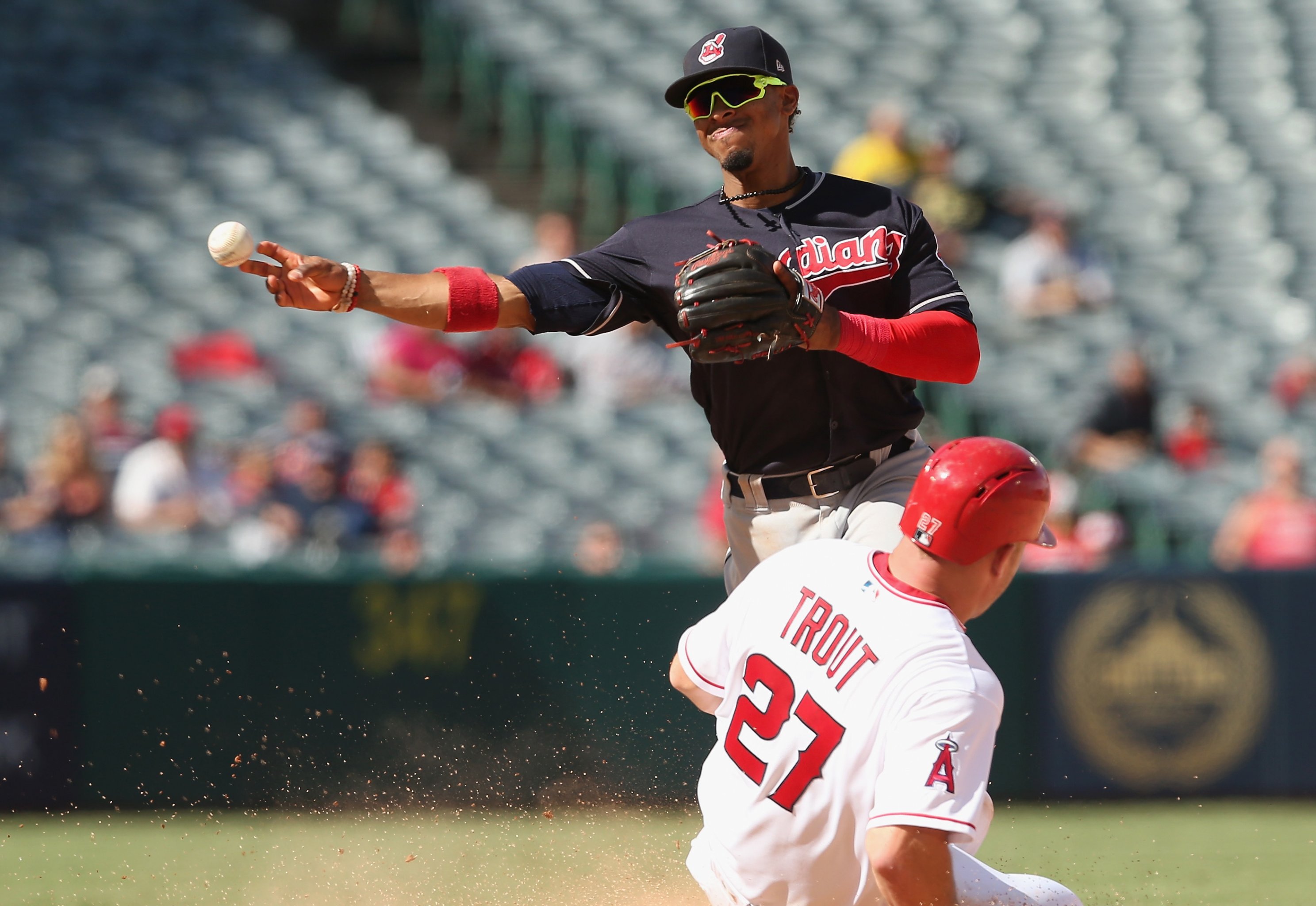 Indians shortstop Francisco Lindor cracks MLB top 10 for 2017 jersey sales