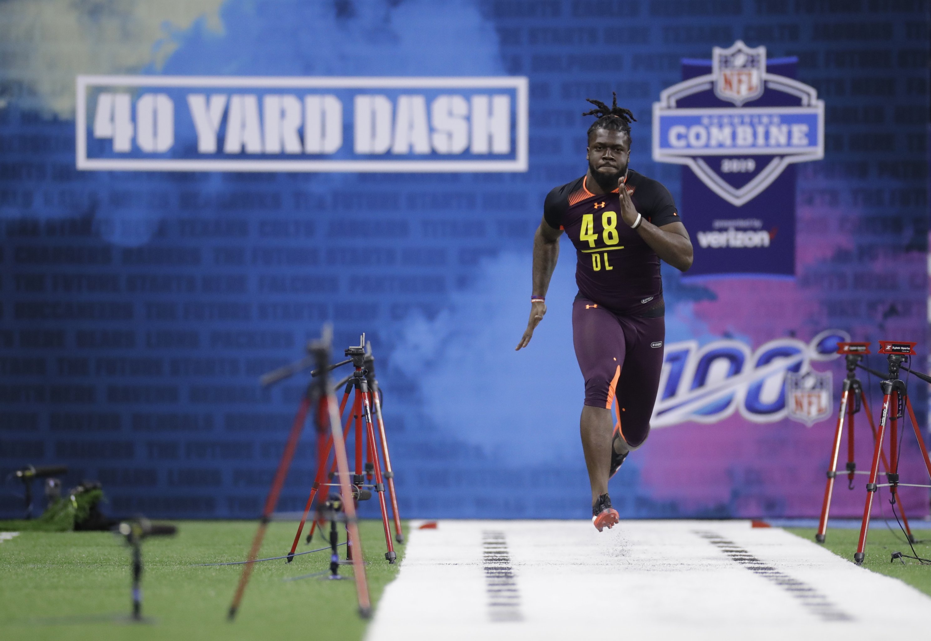 Nfl Combine Junk Falls Out Landstar Village Apts