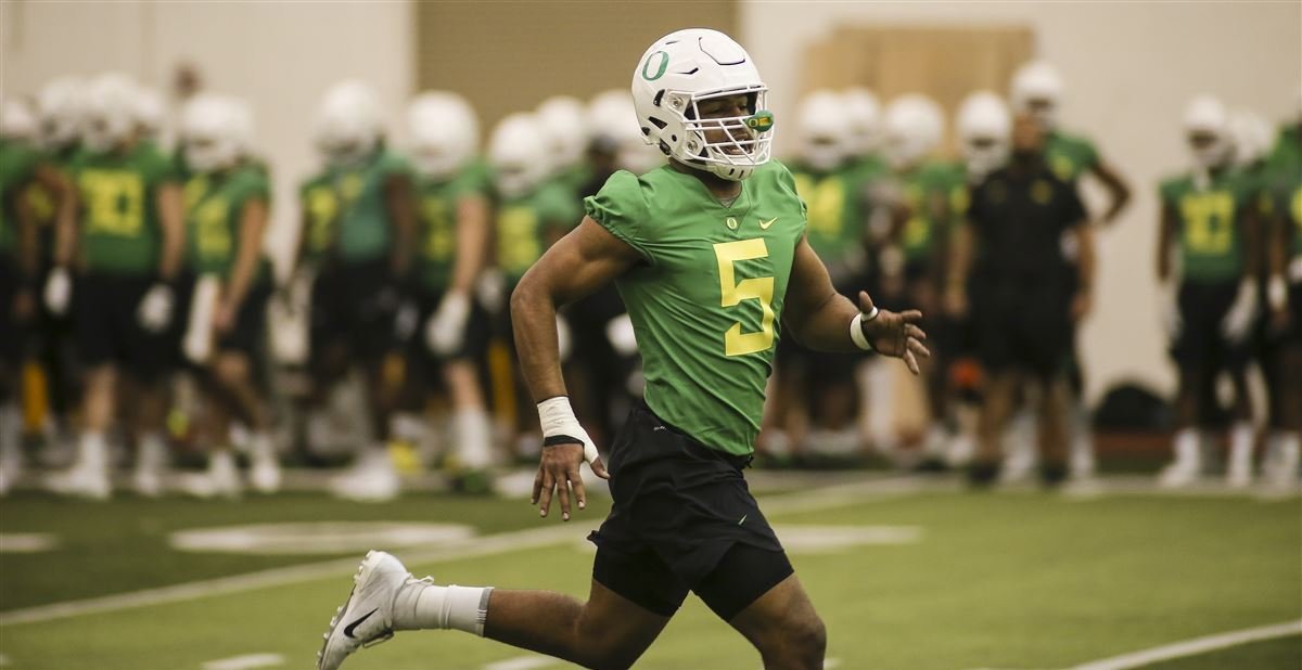 Ranking The Top 10 Freshmen For The 2019 College Football Season