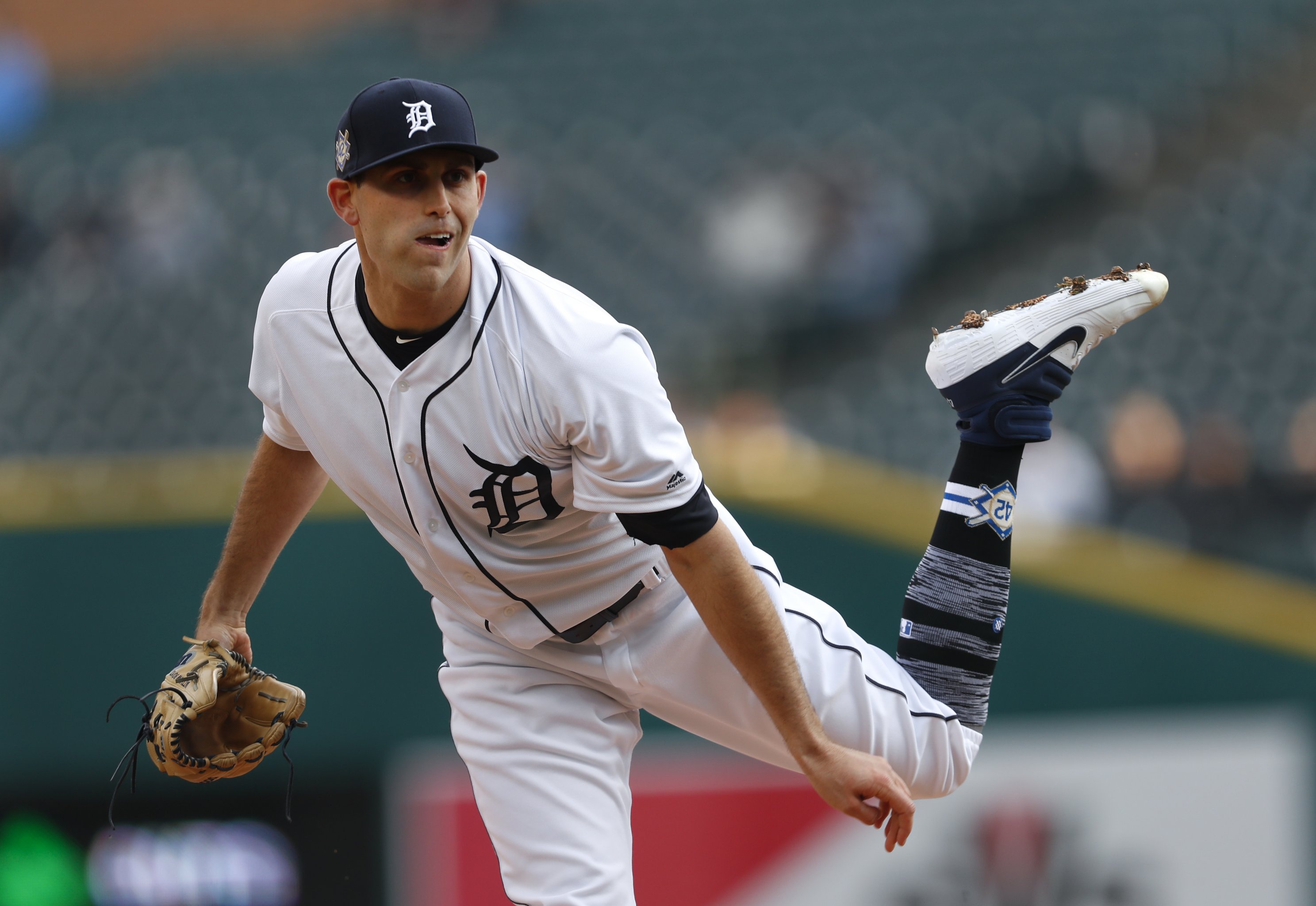 Don Kelly of the Detroit Tigers jersey and green hat to honor St. Photo  d'actualité - Getty Images