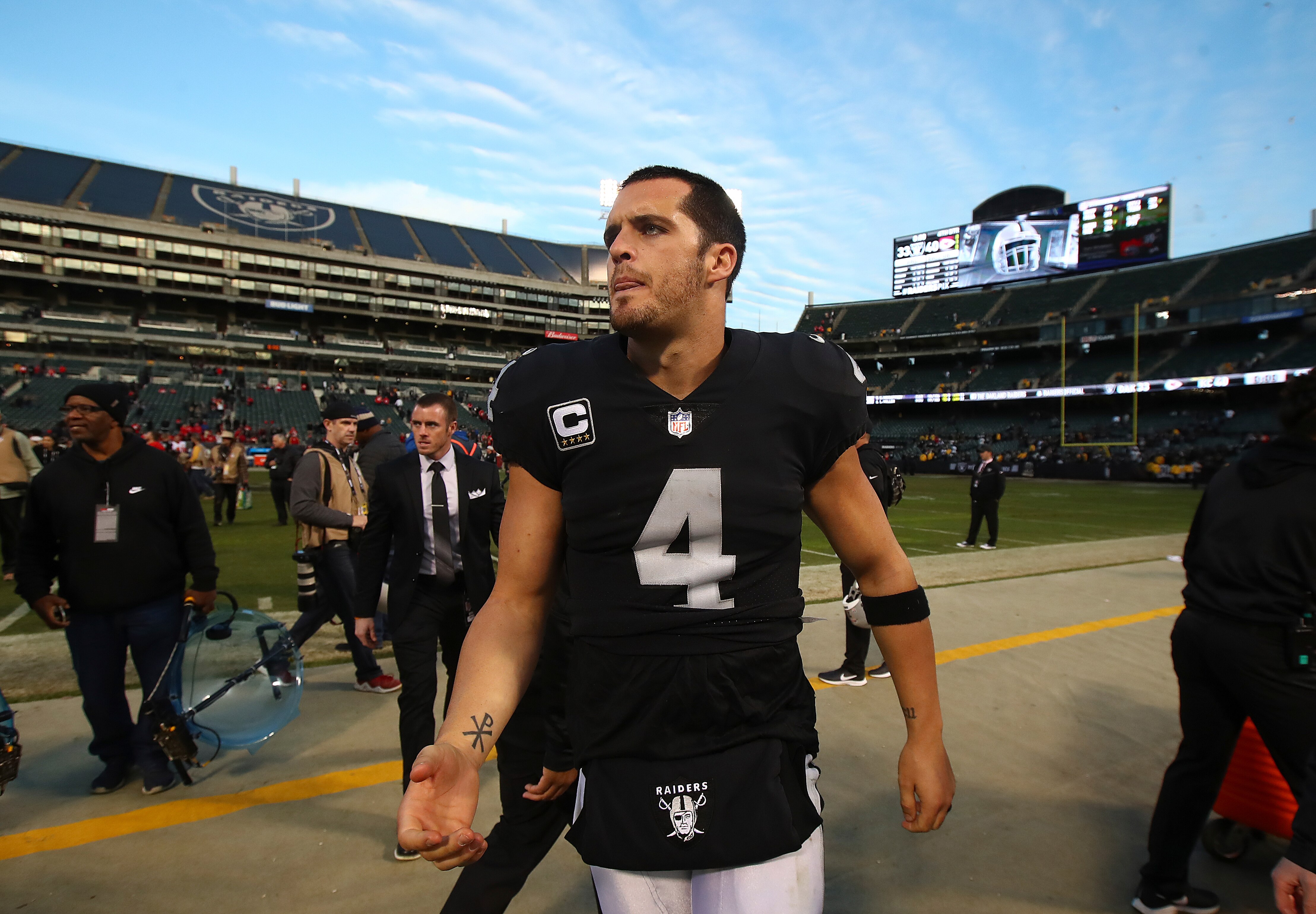 Oakland Raiders quarterback Derek Carr