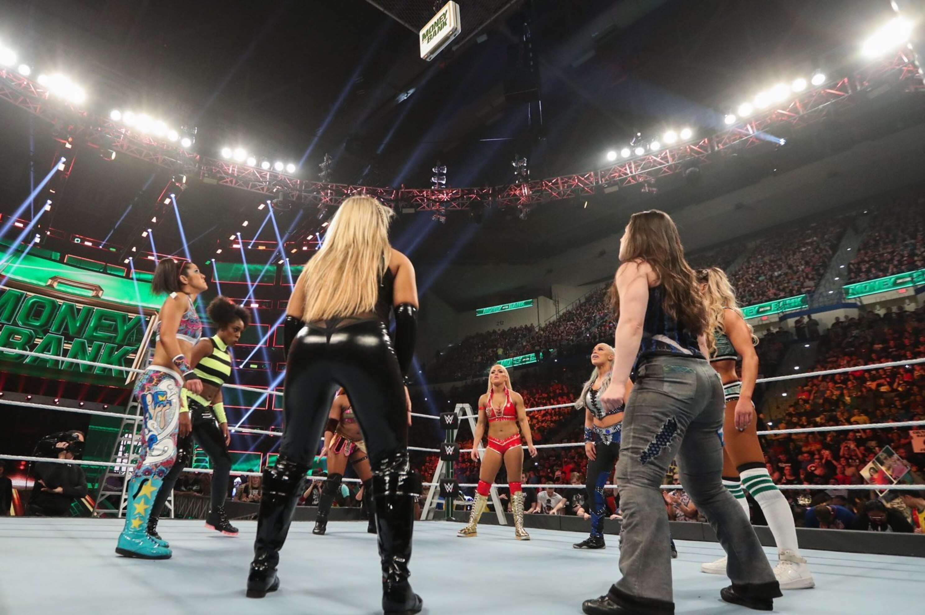 Wwe Money In The Bank 2019 Results Star Ratings For Top Matches Bleacher Report Latest News Videos And Highlights What happened at wwe's money in the bank last night?