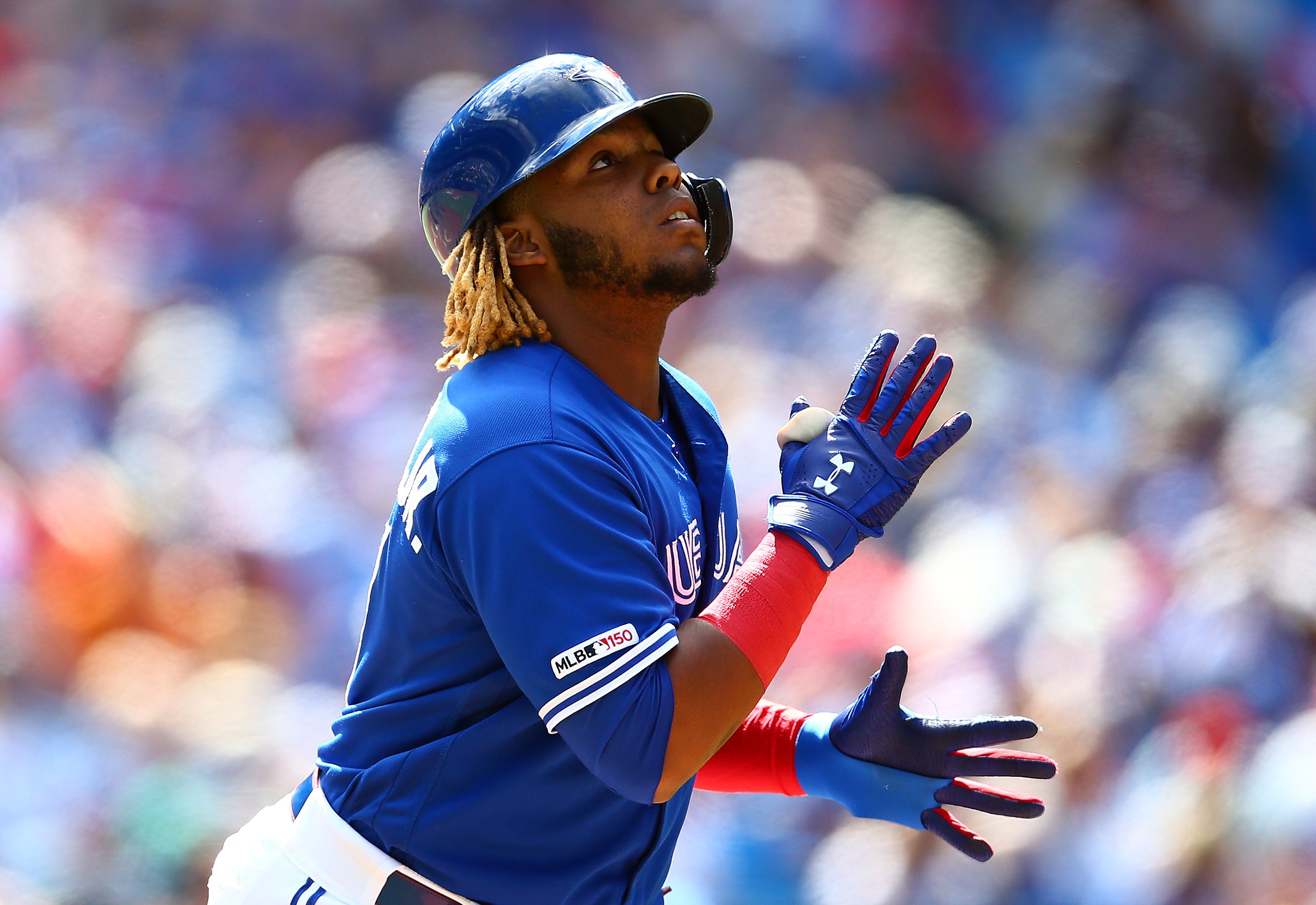 Vladimir Guerrero Jr. and Josh Donaldson swap jerseys