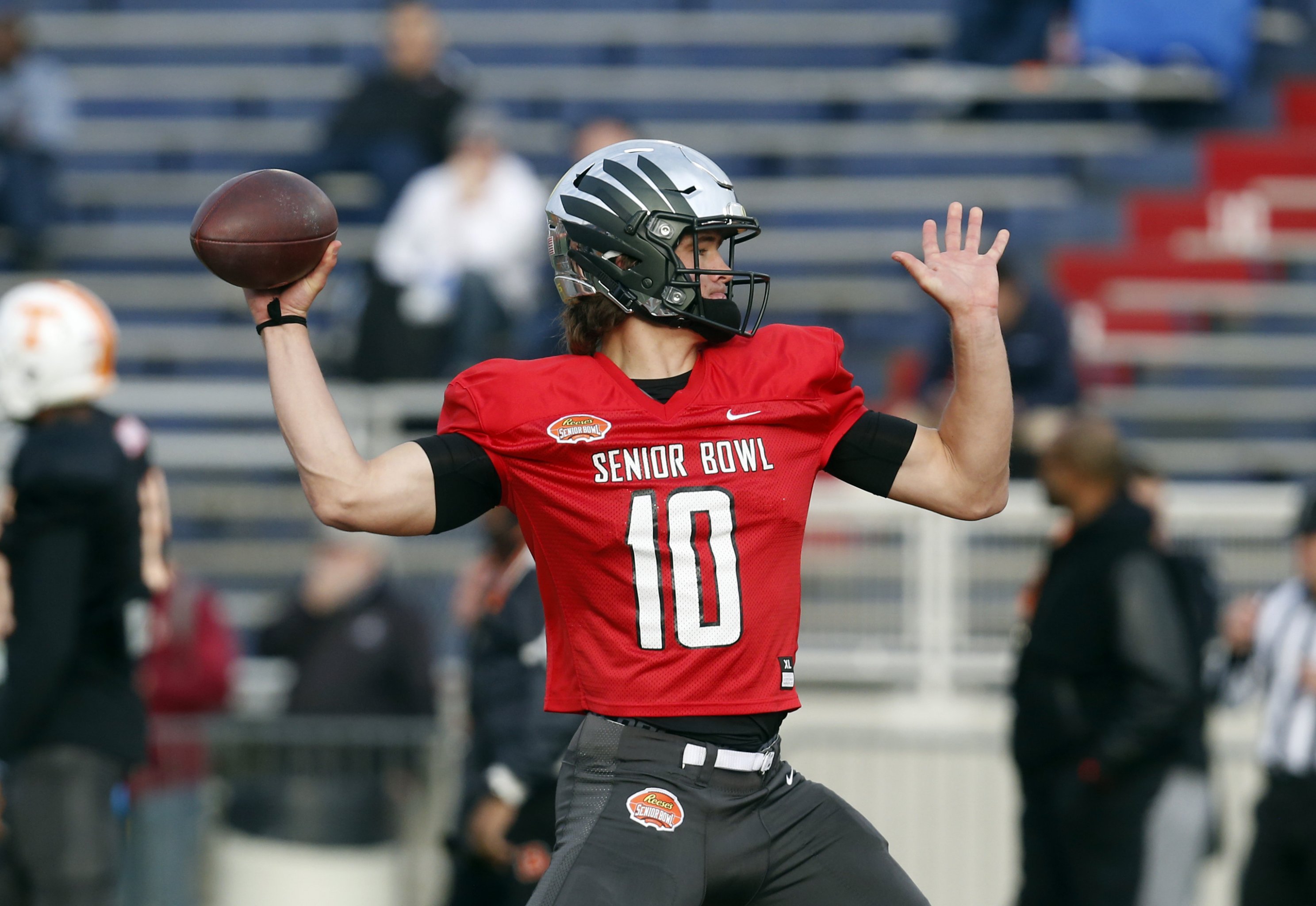 Justin Herbert bets on himself by heading to the Senior Bowl