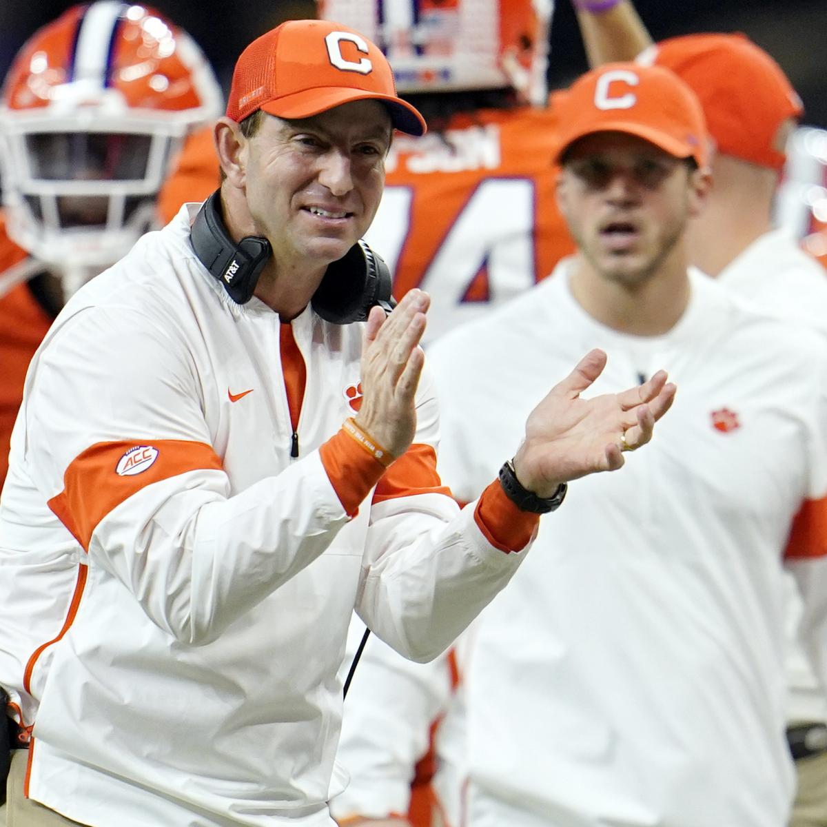College Football Teams We'd Love to See Switch Conferences ...