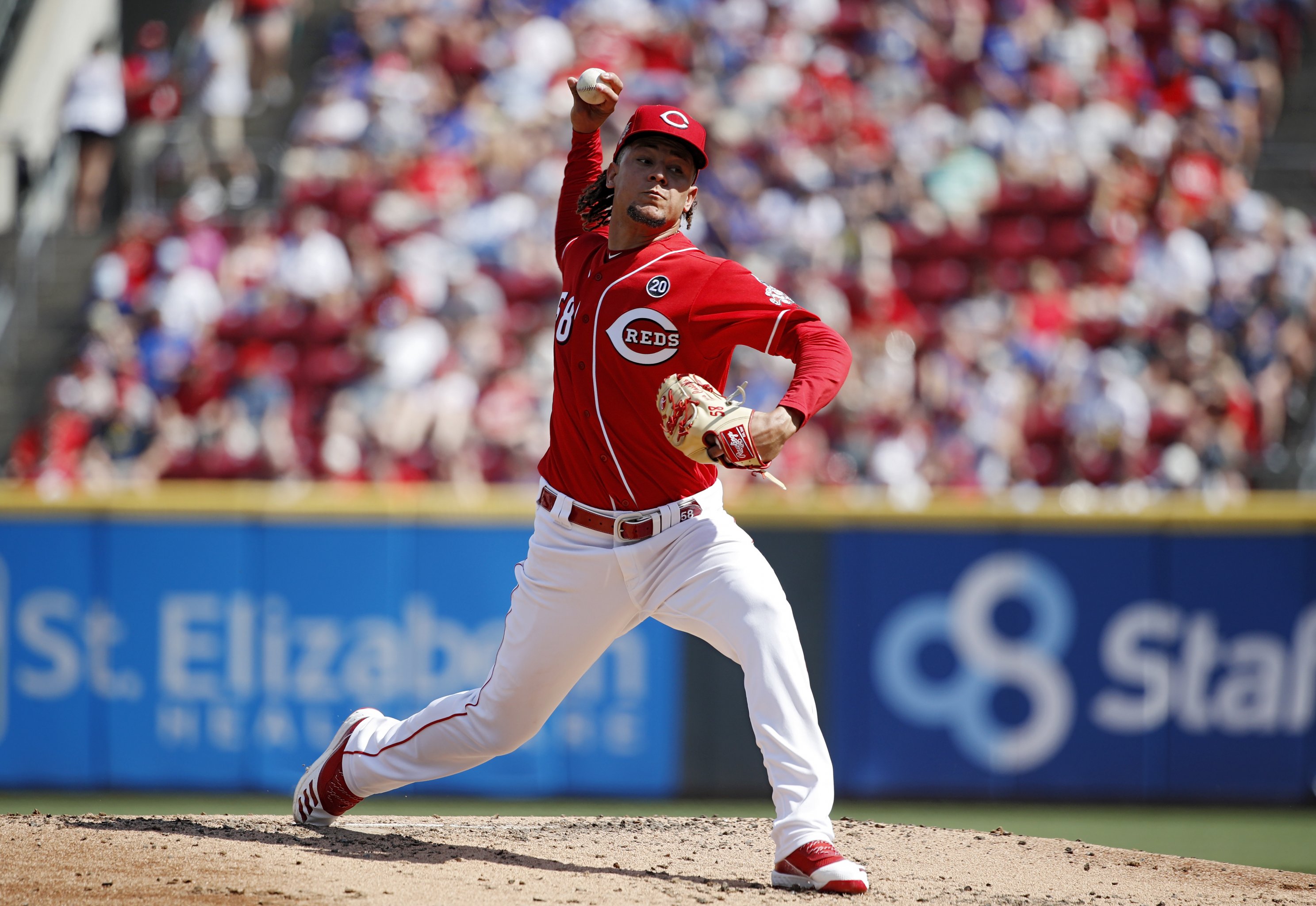 Aroldis Chapman Stretches the Reds' Budget, and the Limits of Pitching -  The New York Times