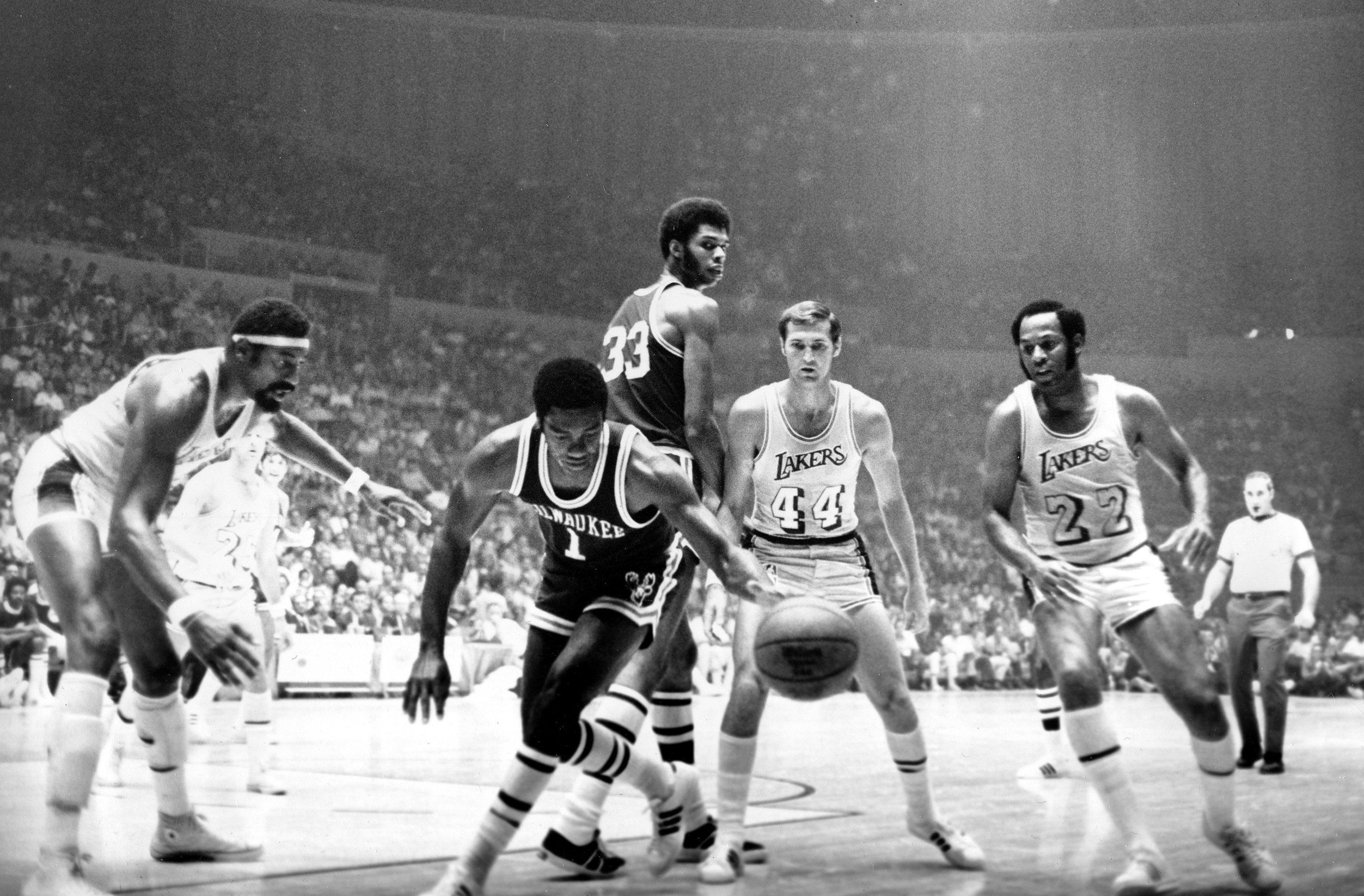 Collision Course - The Basketball Lives of Bob Cousy and Oscar Robertson  and The Collapse of the Cincinnati Royals