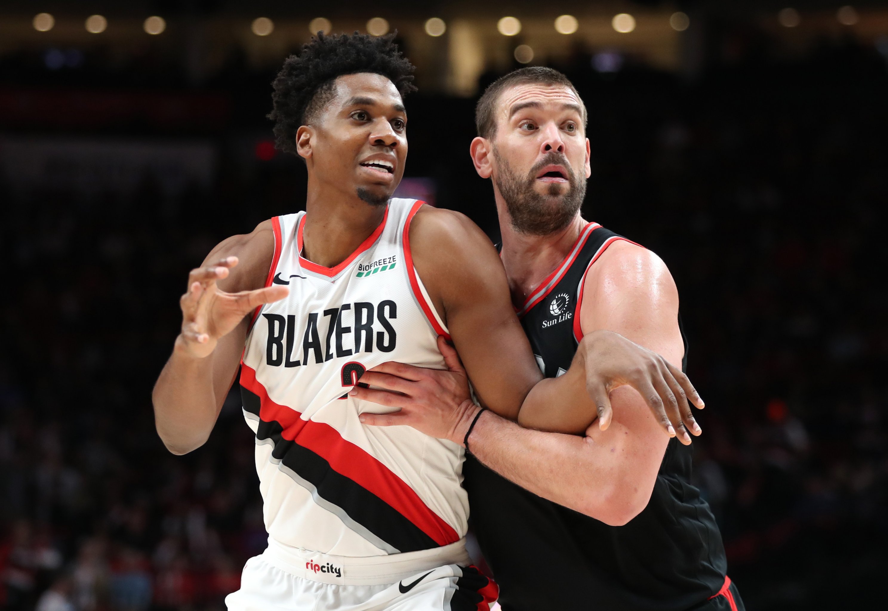 Stephen Curry Player Props: Three-Pointer Props and Odds vs. the Trail  Blazers - Sunday, December 17, 2023 - Bleacher Nation