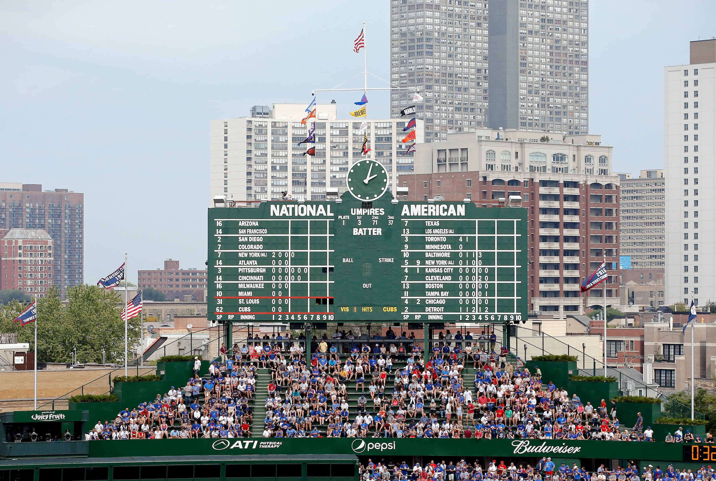Chicago Cubs and Saint Louis Cardinals skyline themed corn…