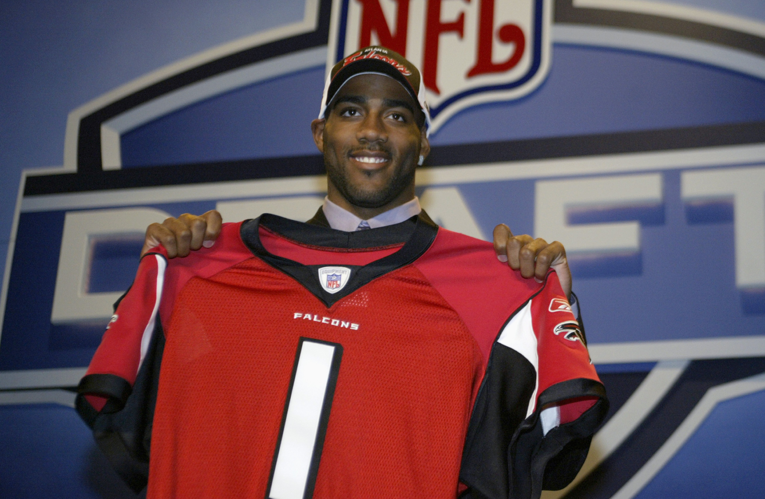 Buffalo Bills - 15 years ago today, we drafted WR Lee Evans in the first  round of the 2004 NFL Draft. 