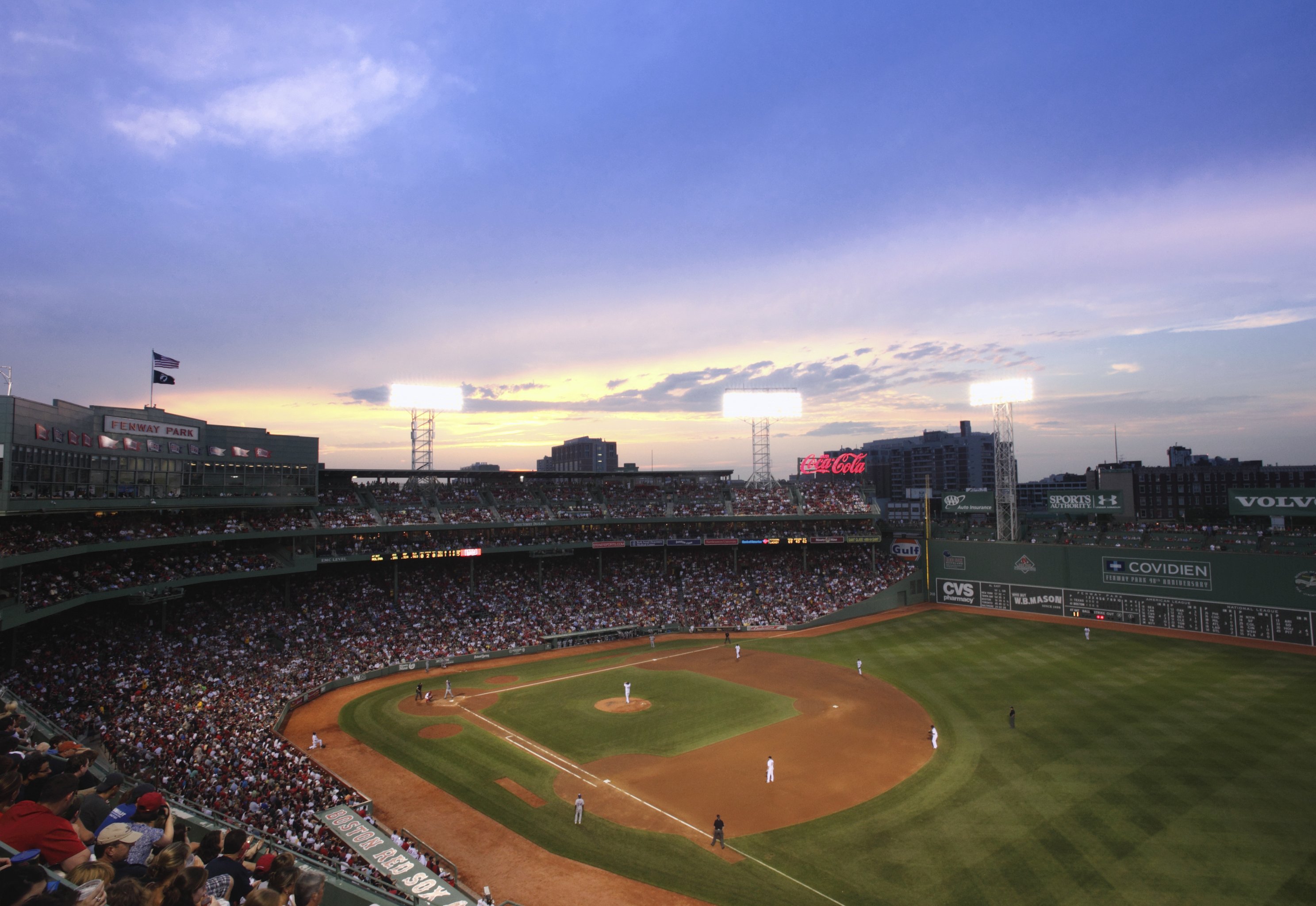 Legendary Ballparks: Fenway and Wrigley - TravelWorld