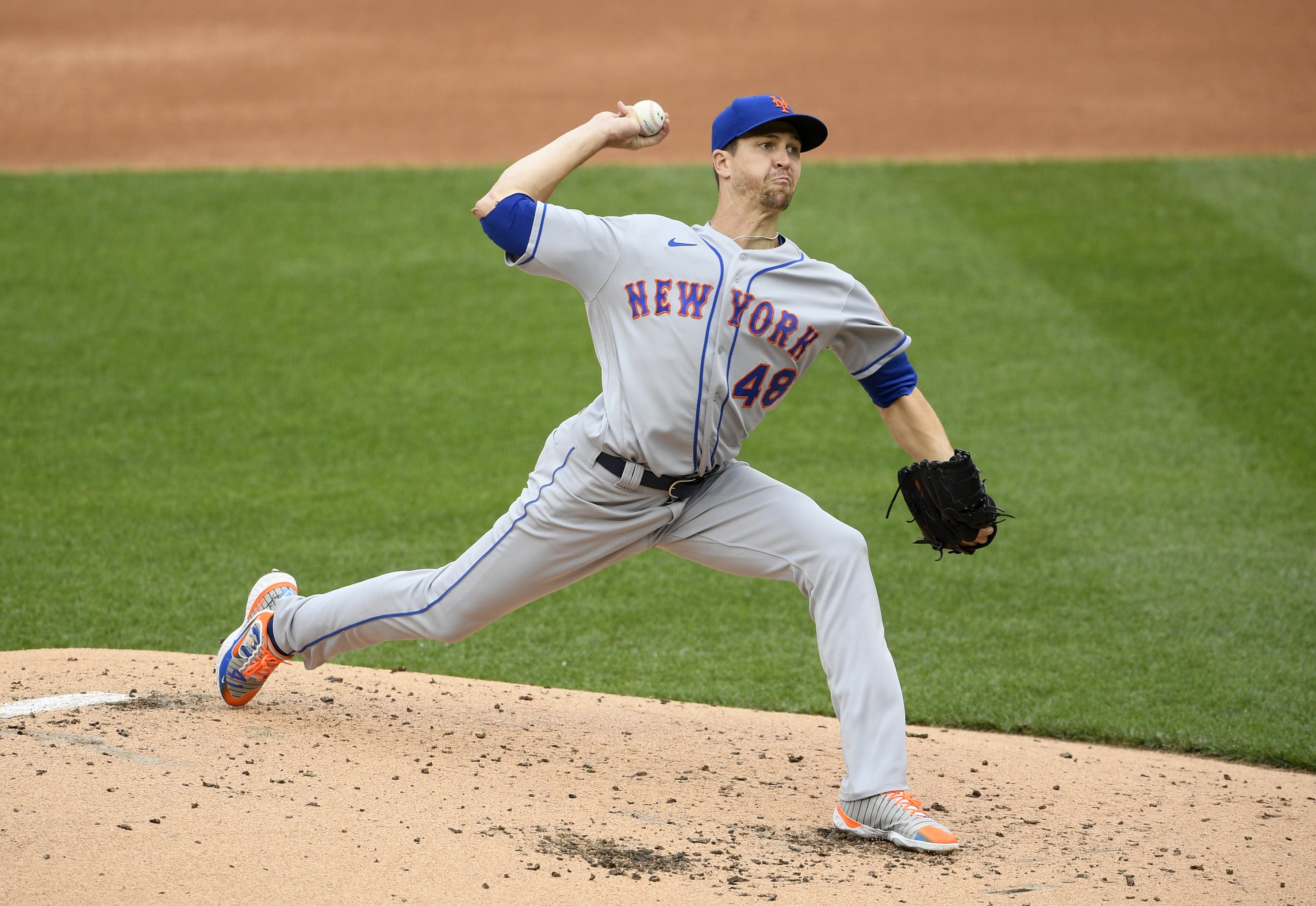 Chicago White Sox's Lucas Giolito (27) pitches during the first inning of a  baseball game against the New York Mets Tuesday, July 18, 2023, in New  York. (AP Photo/Frank Franklin II Stock