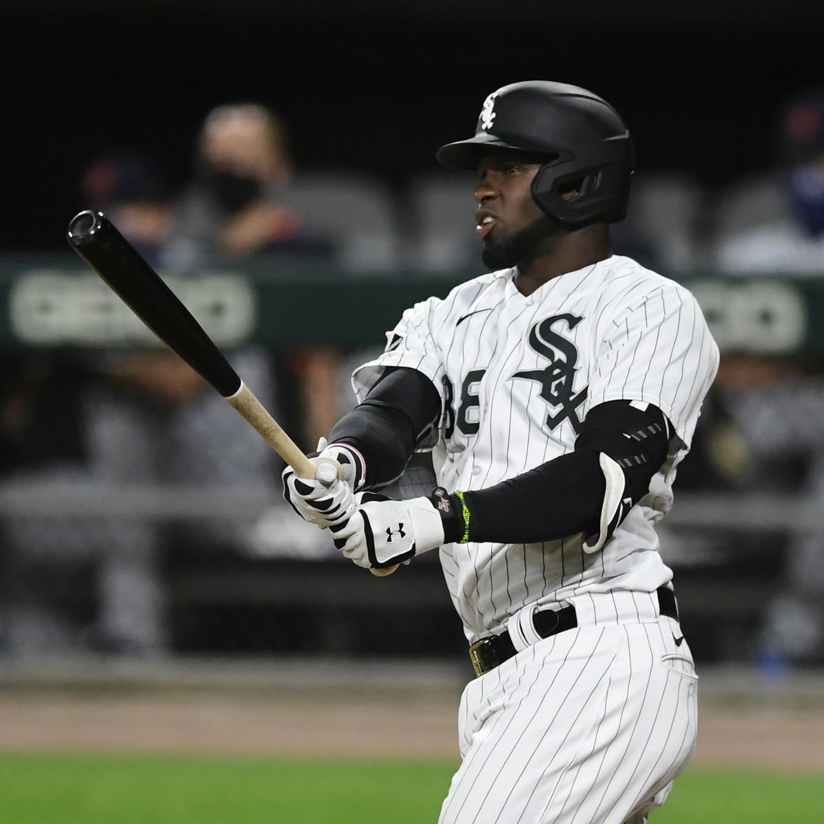 Luis Robert Jr. Chicago White Sox Men's Black Roster Name & Number T-Shirt 