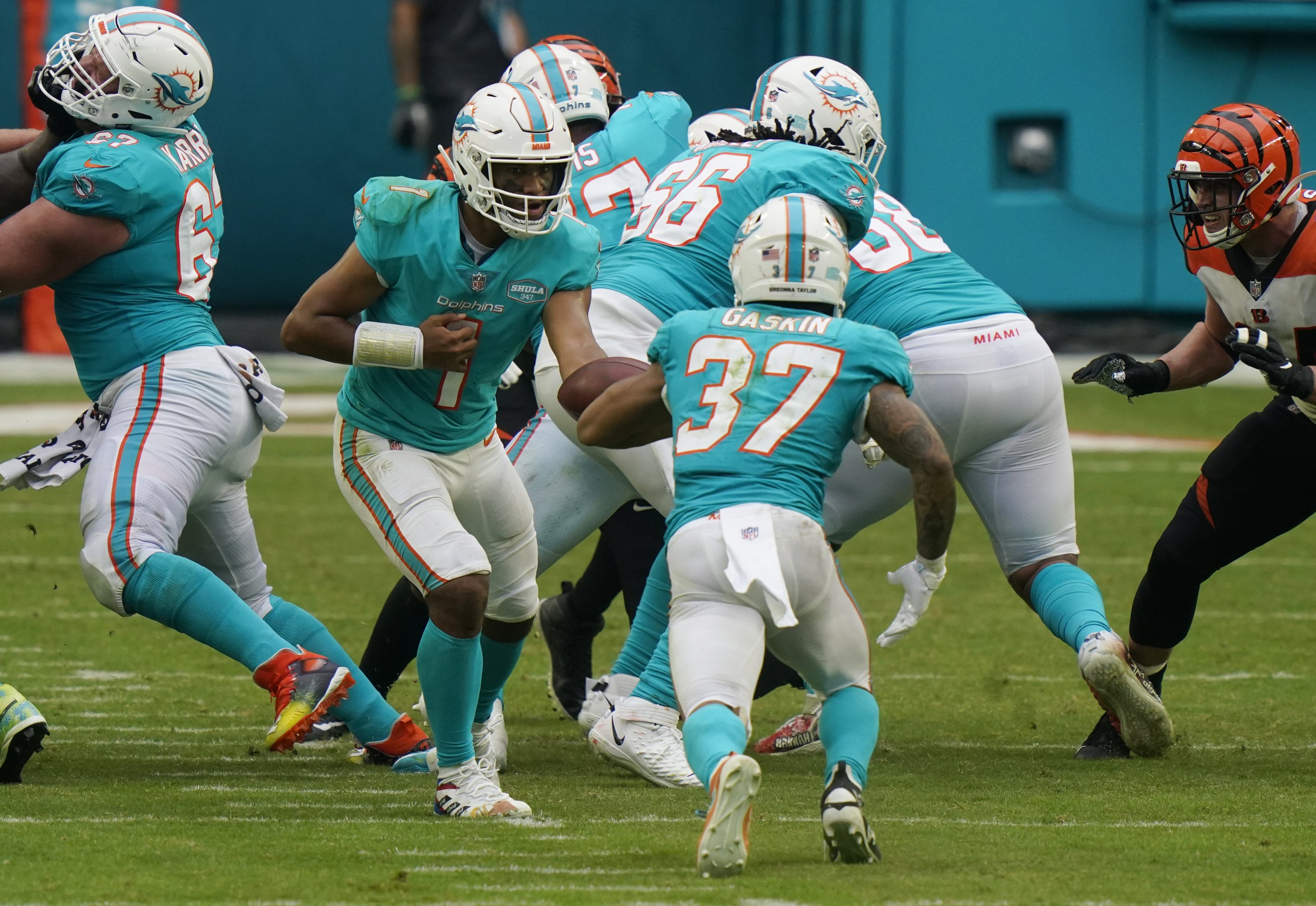 Tua throws for 296 yards as Dolphins beat Bengals 19-7