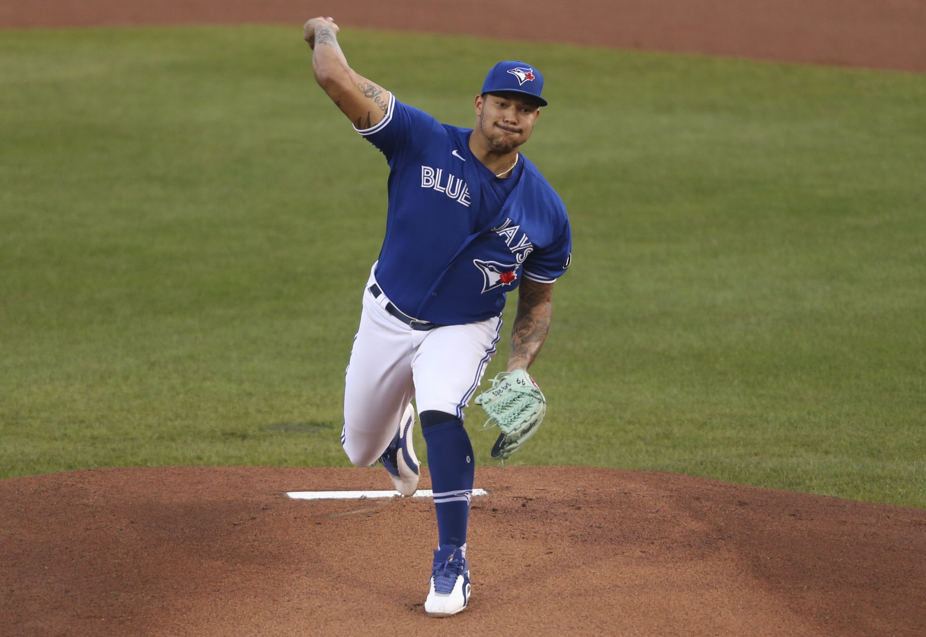 Blue Jays sign veteran reliever Sergio Romo ahead of important week, per  report 