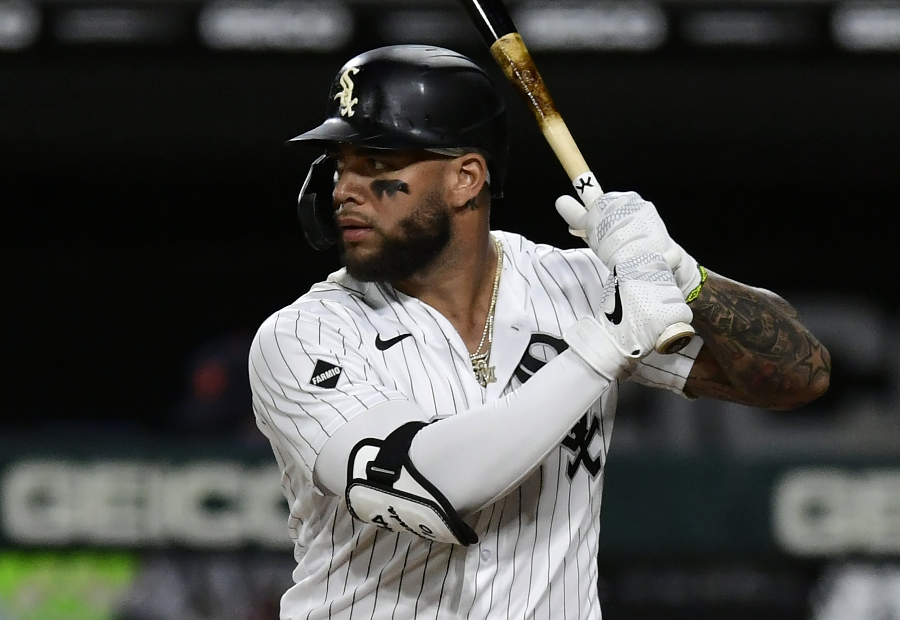 Luis Robert snags White Sox's lone Gold Glove