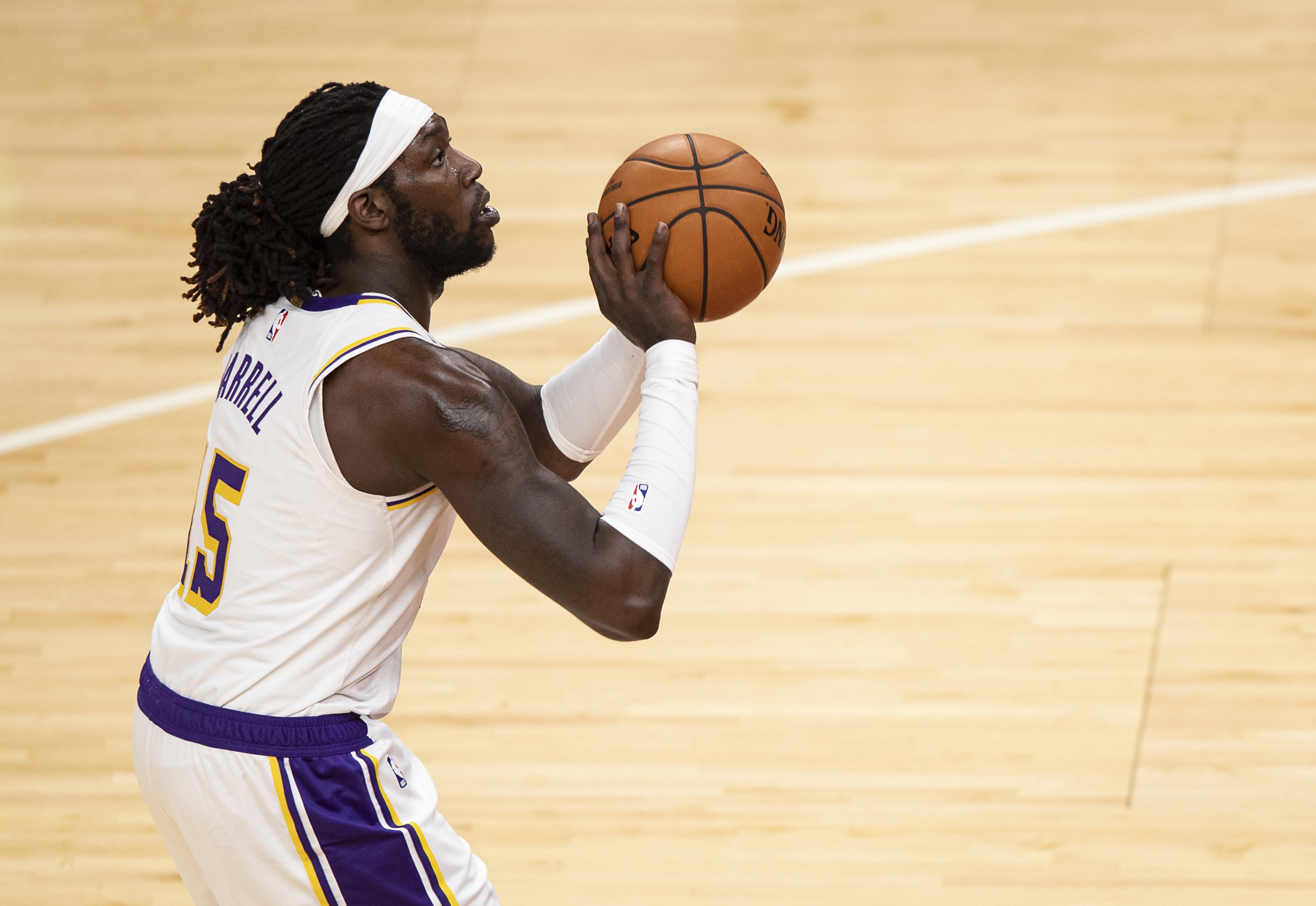 Report: Lakers bring in veteran forward Harkless for workout