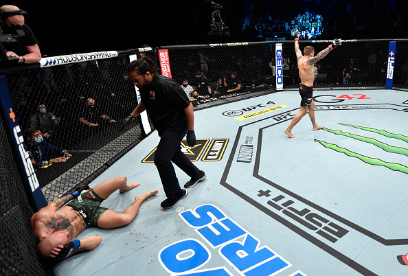 UFC 257: Dustin Poirier avenges 2014 loss, knocks out Conor McGregor –  Firstpost