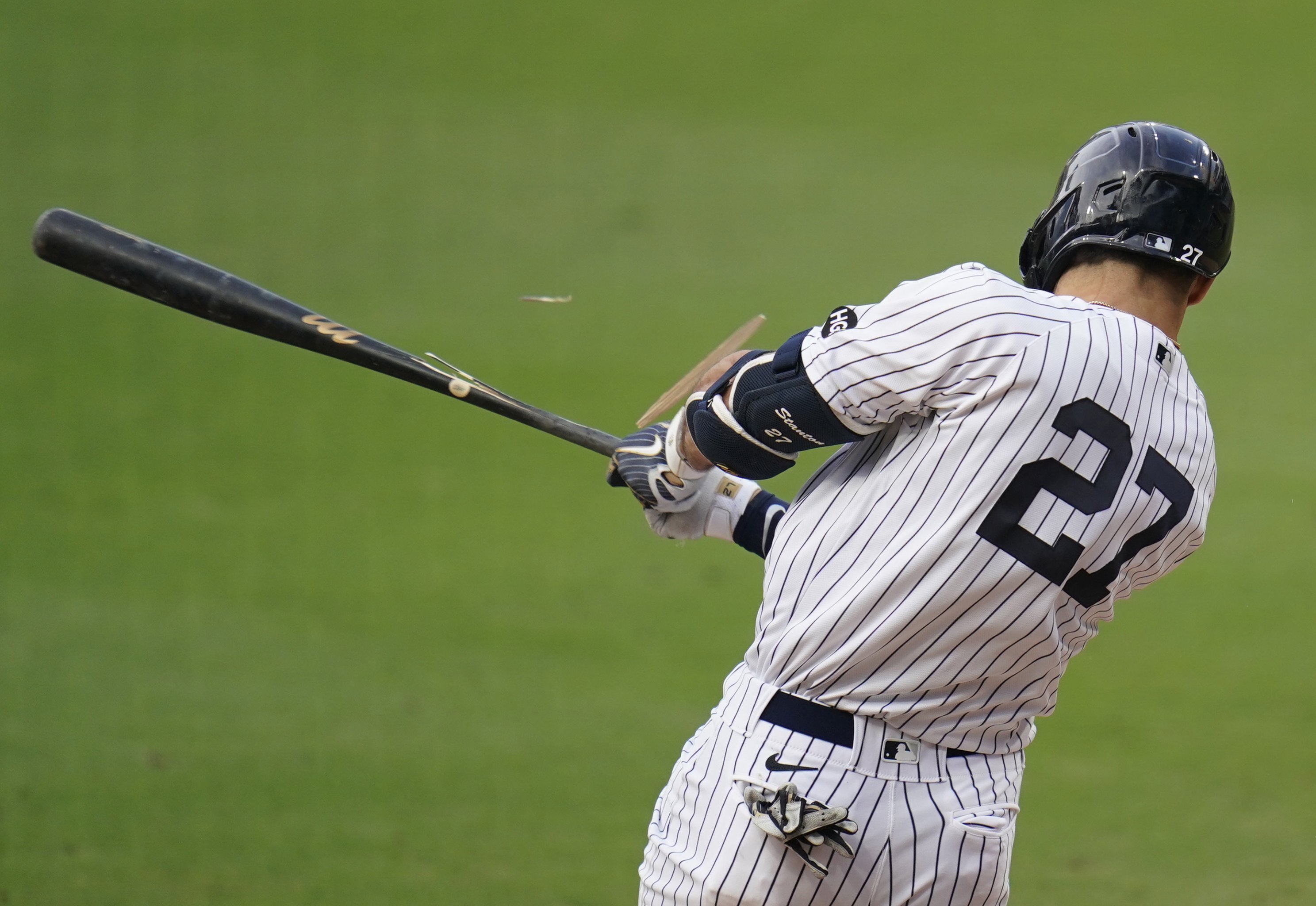 Fernando Tatis Jr.'s MONSTER Bat Flip!