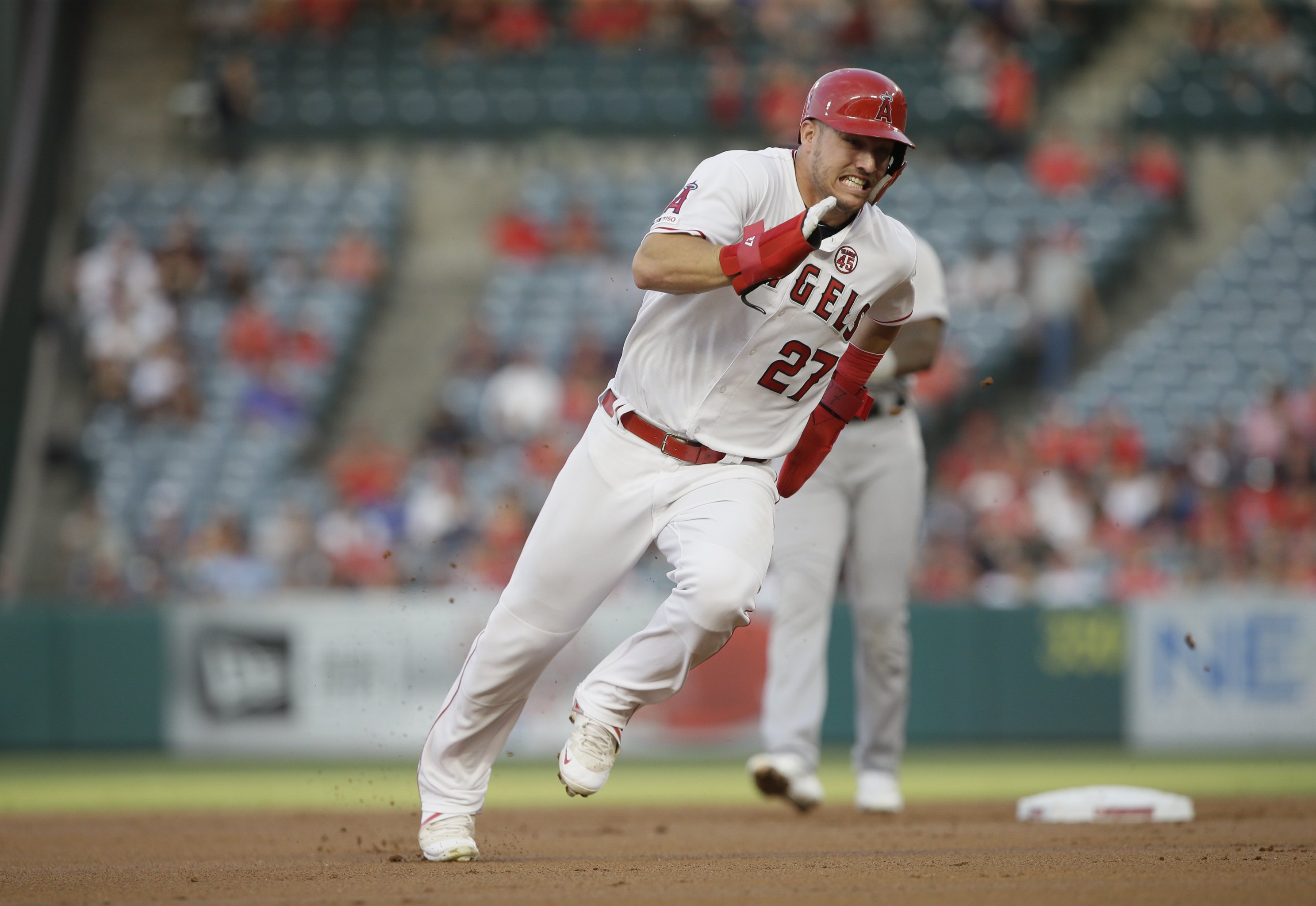 Diamondbacks speedster Tim Locastro sets MLB stolen base record with 28th  swiped bag 