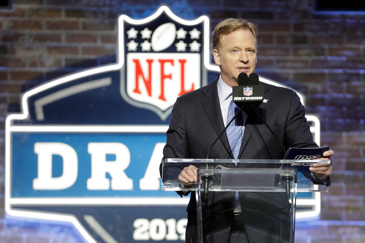 The 7 Most Plausible 2021 NFL Draft-Day Trades | Bleacher ...