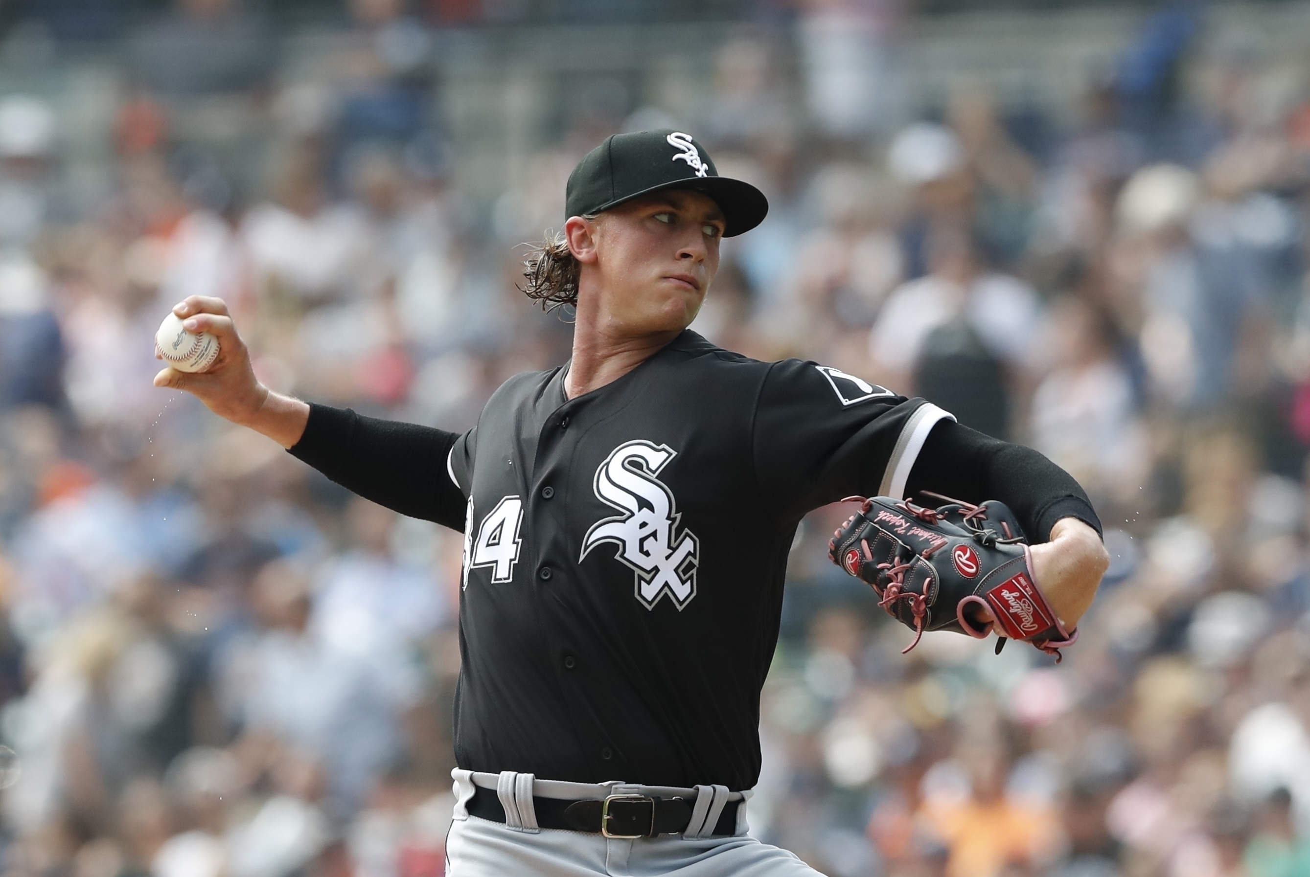 White Sox return Garrett Crochet, shut down Gregory Santos for the season