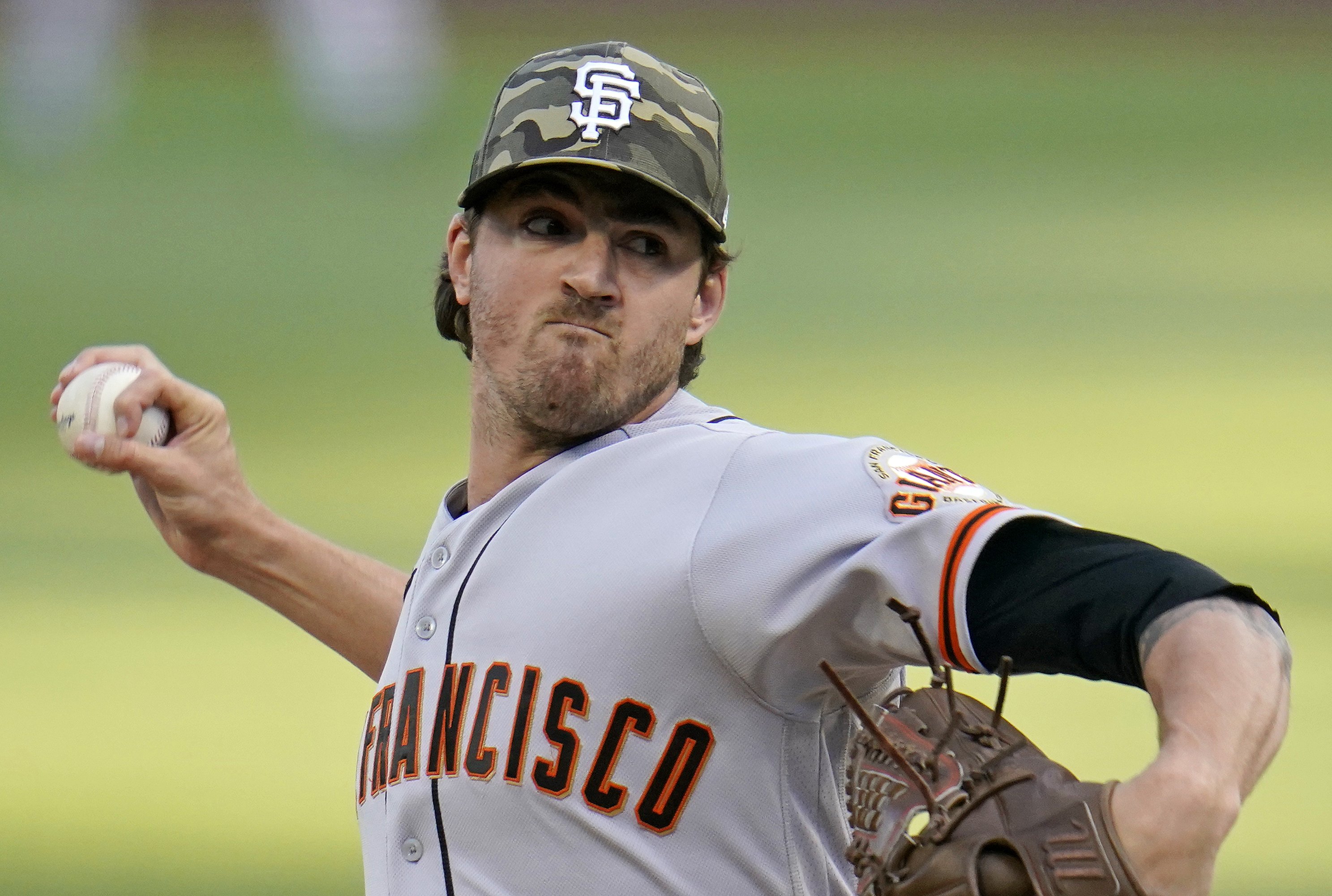 Buster Posey's reaction to Cody Bellinger's errant throw over his head  giving the Giants the lead : r/baseball