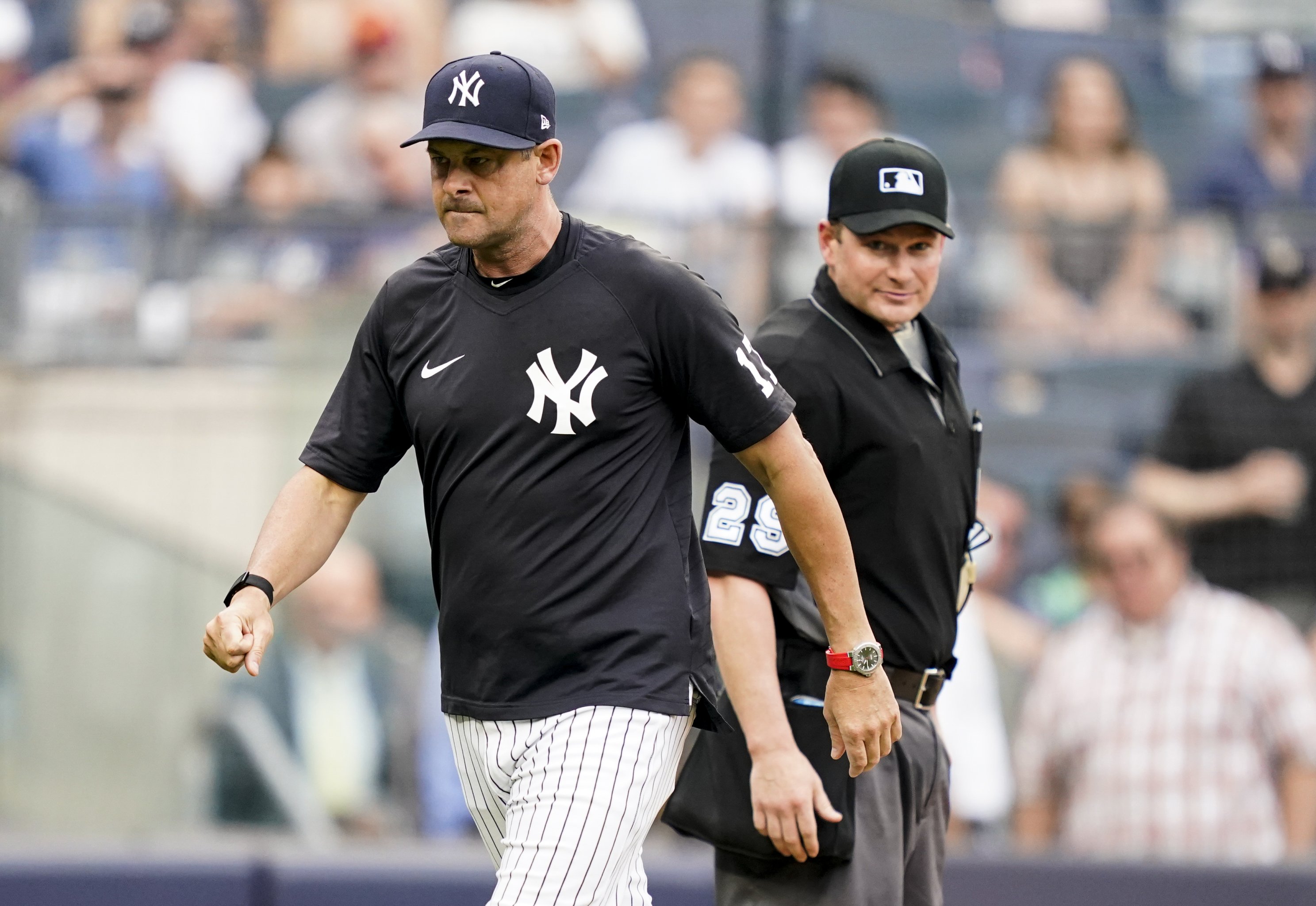 MLB managers find incompetence, impatience make hot seat even tougher