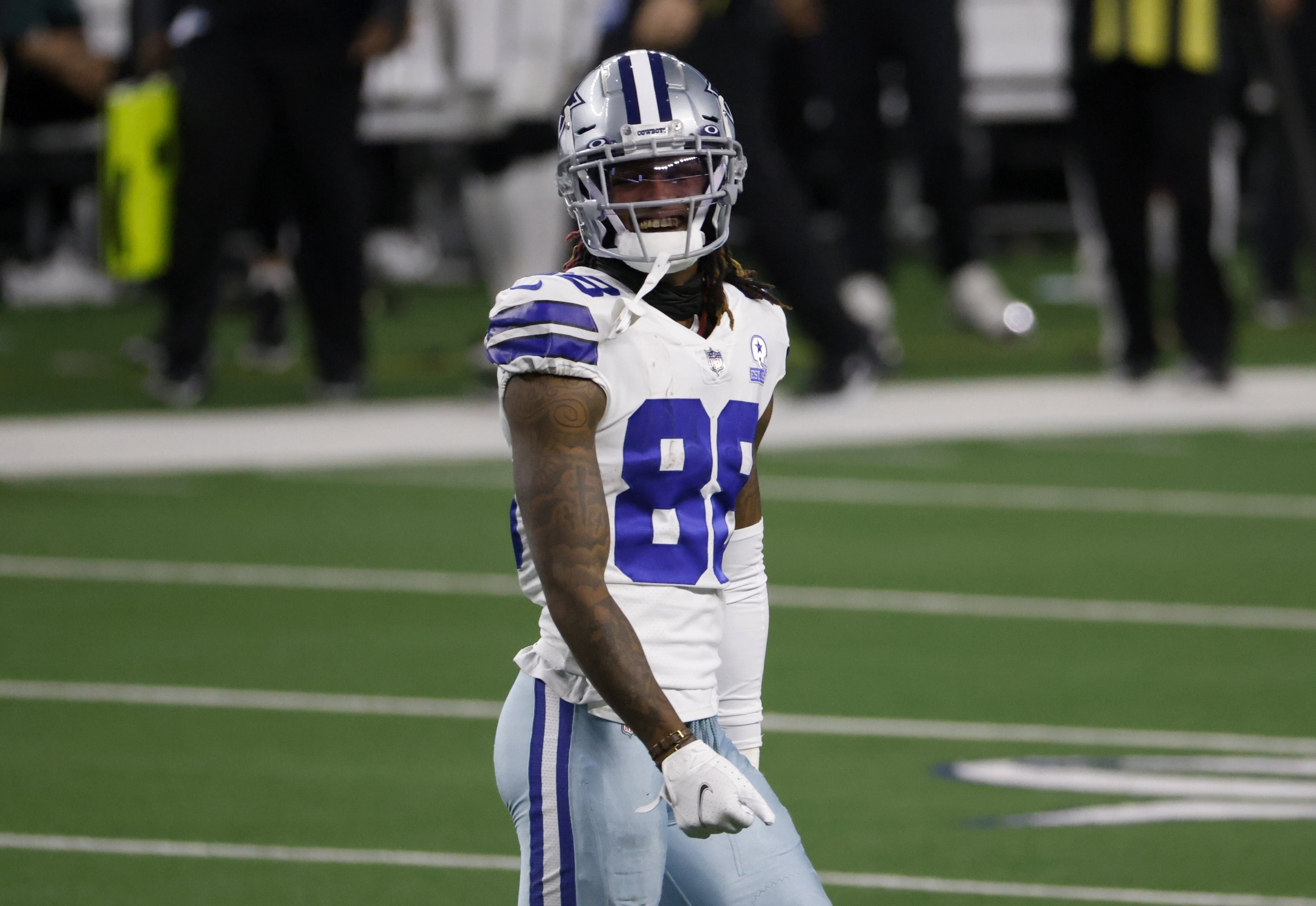 LOOK: Cowboys' CeeDee Lamb makes electric catch at OTAs, seeks