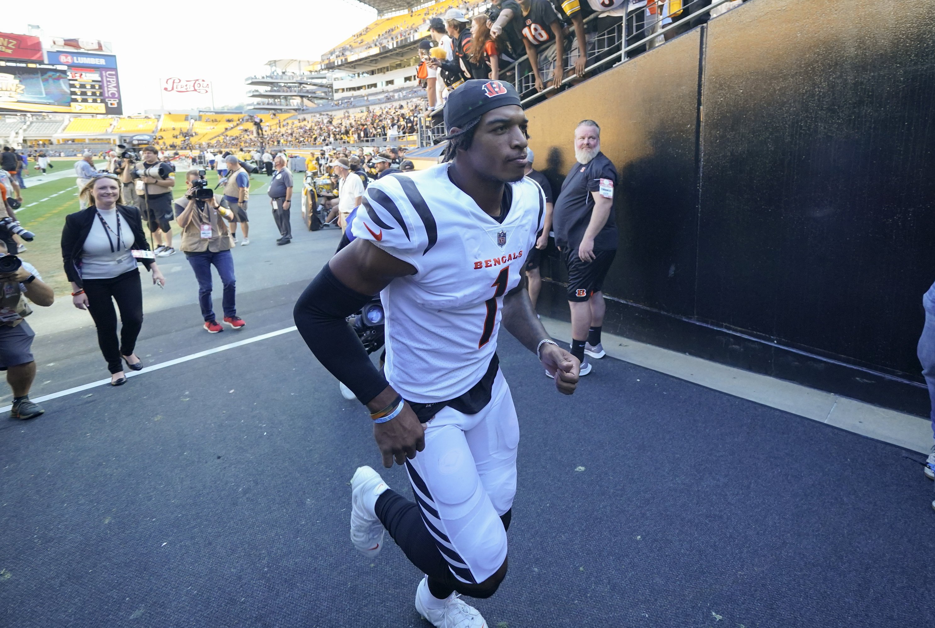 Rumors surrounding fans wearing Garrett jerseys at Heinz Field debunked