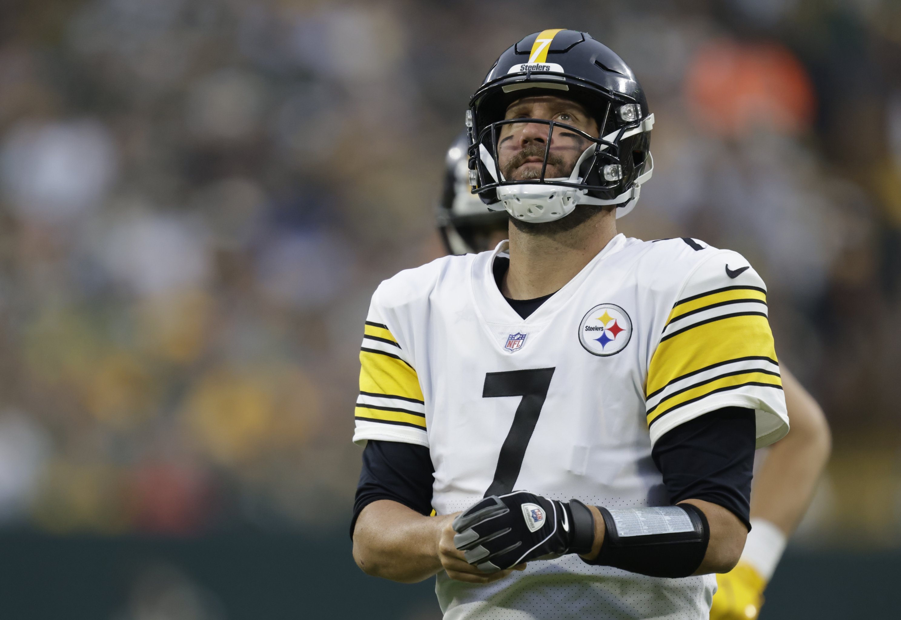 Steelers rally past Colts to end skid, lock up AFC North