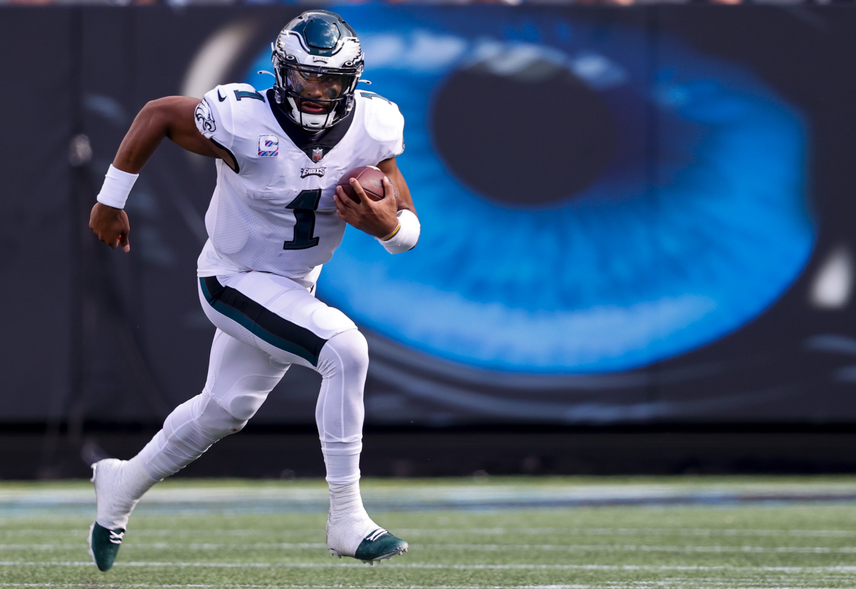 NFL Playoffs: Philadelphia Eagles vs. Tampa Bay Buccaneers Wild Card  Showdown DFS Breakdown